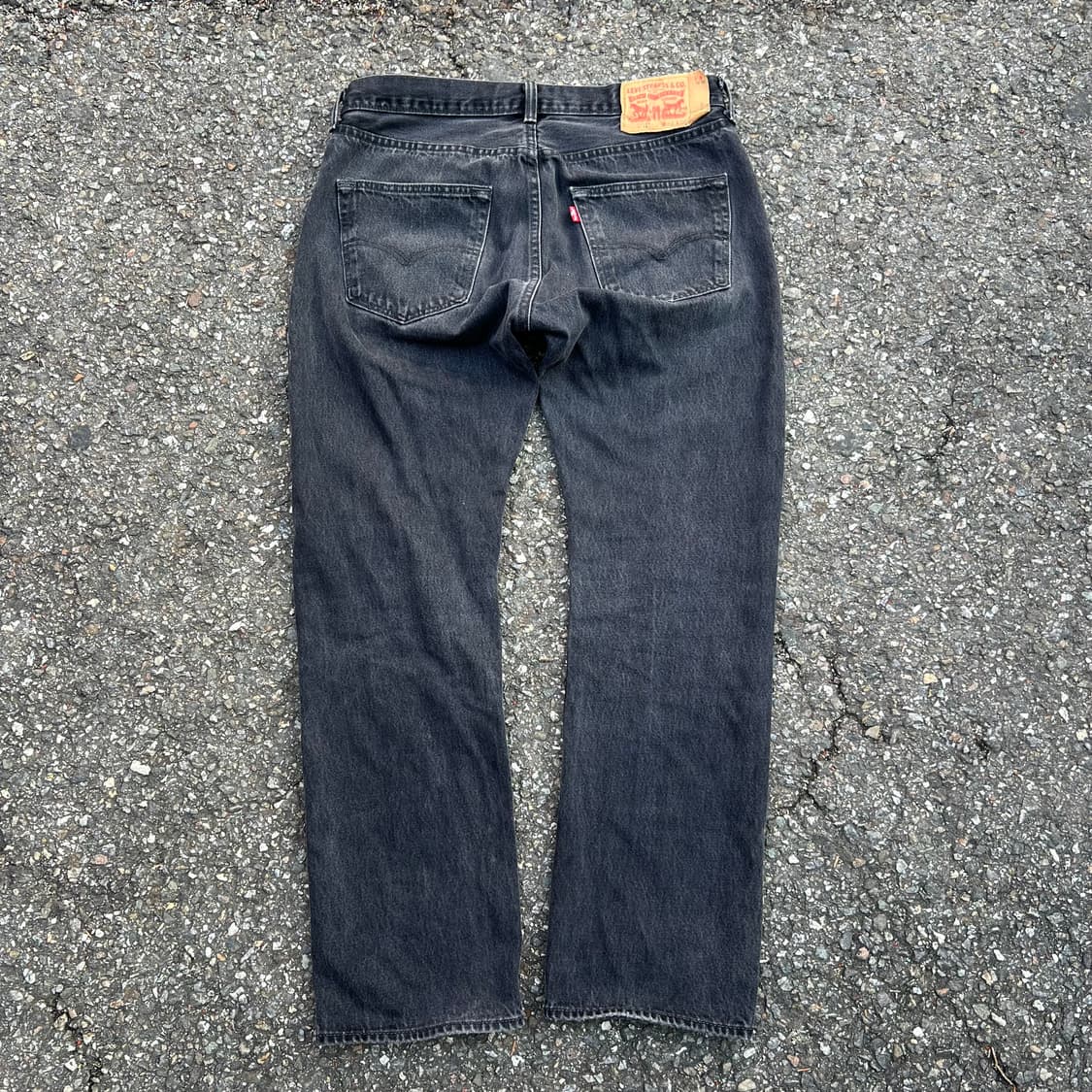 33  리바이스 501 블랙 데님 팬츠입니다 상품이미지7