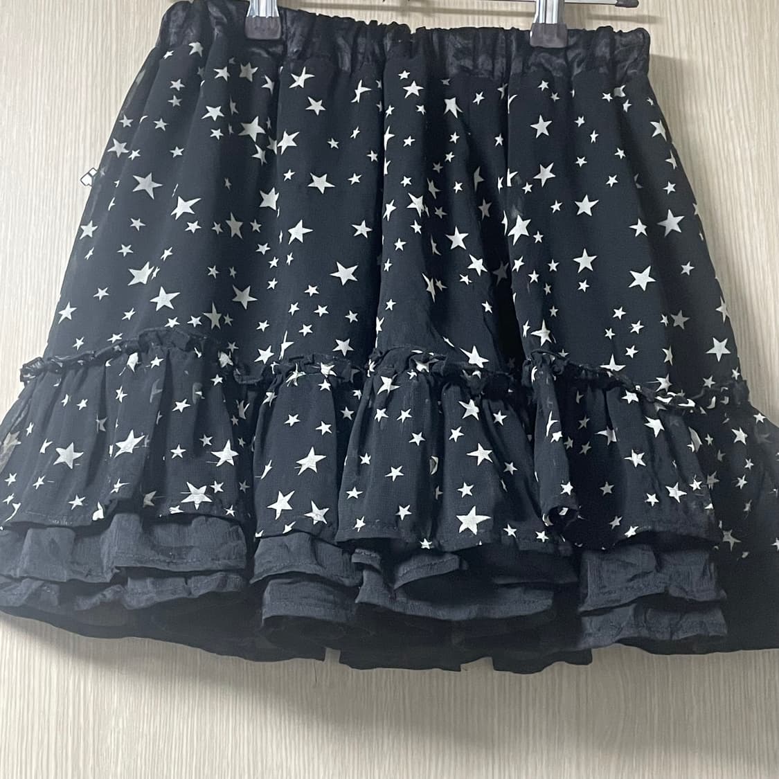 별 패턴 프릴 스커트 블랙 상품이미지1