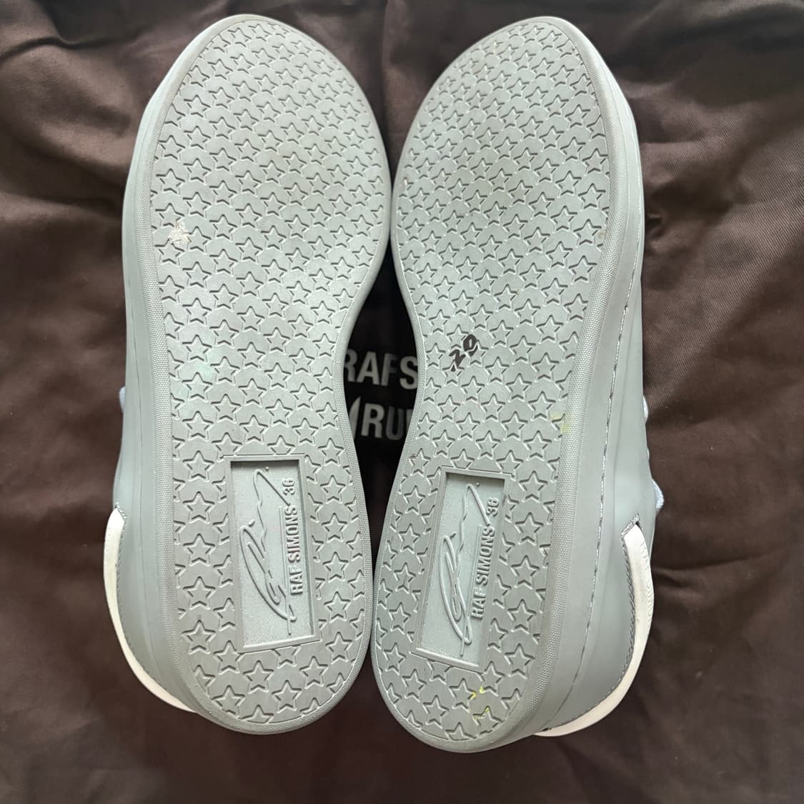 Raf Simons Runner Orion Gray 상품이미지4