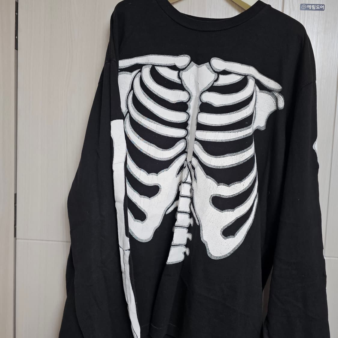 에센스룸 핑거프레스 도넛리벤지 해골 티셔츠 상품이미지2