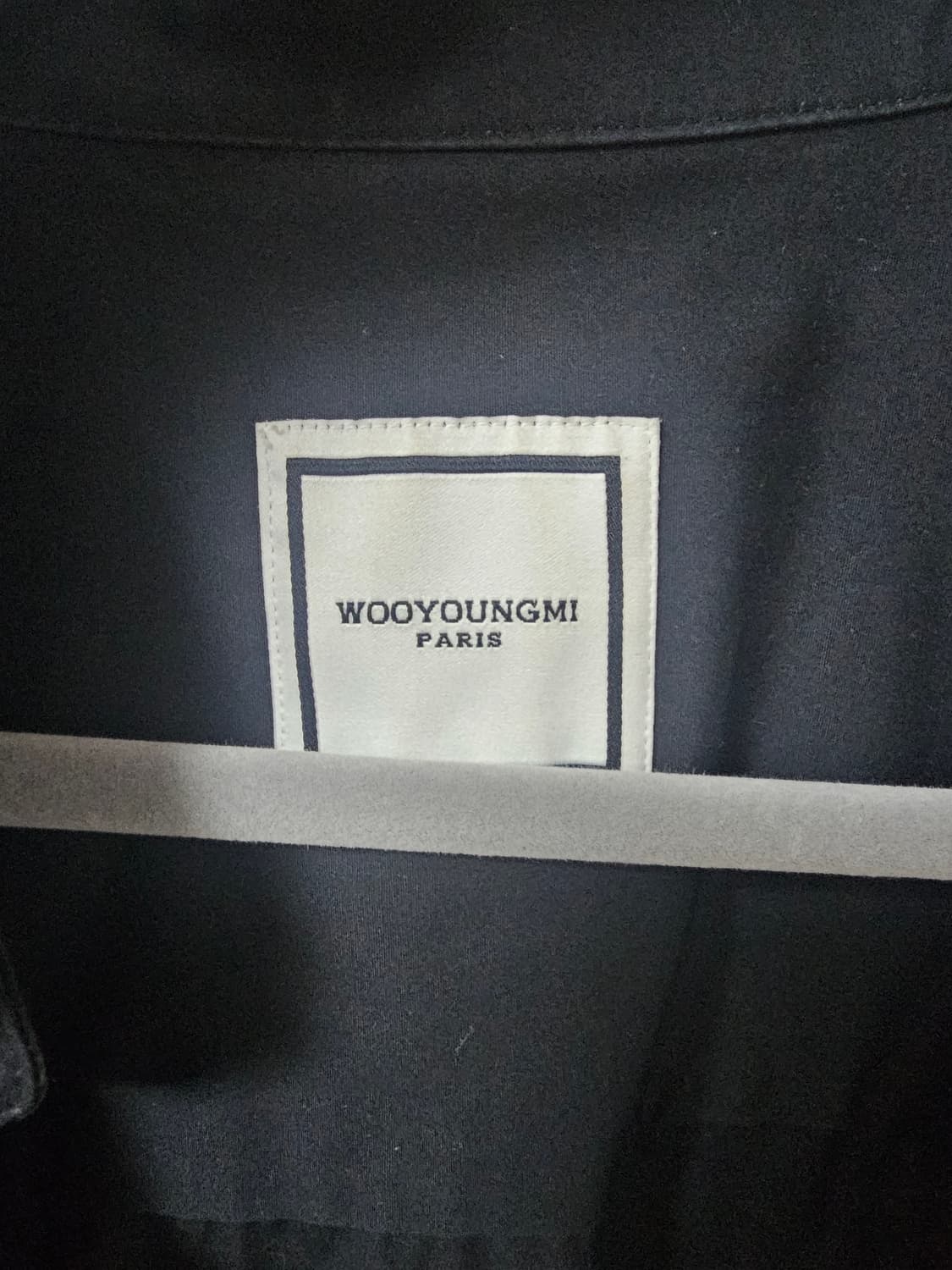 우영미 백로고 블랙셔츠 46 상품이미지5