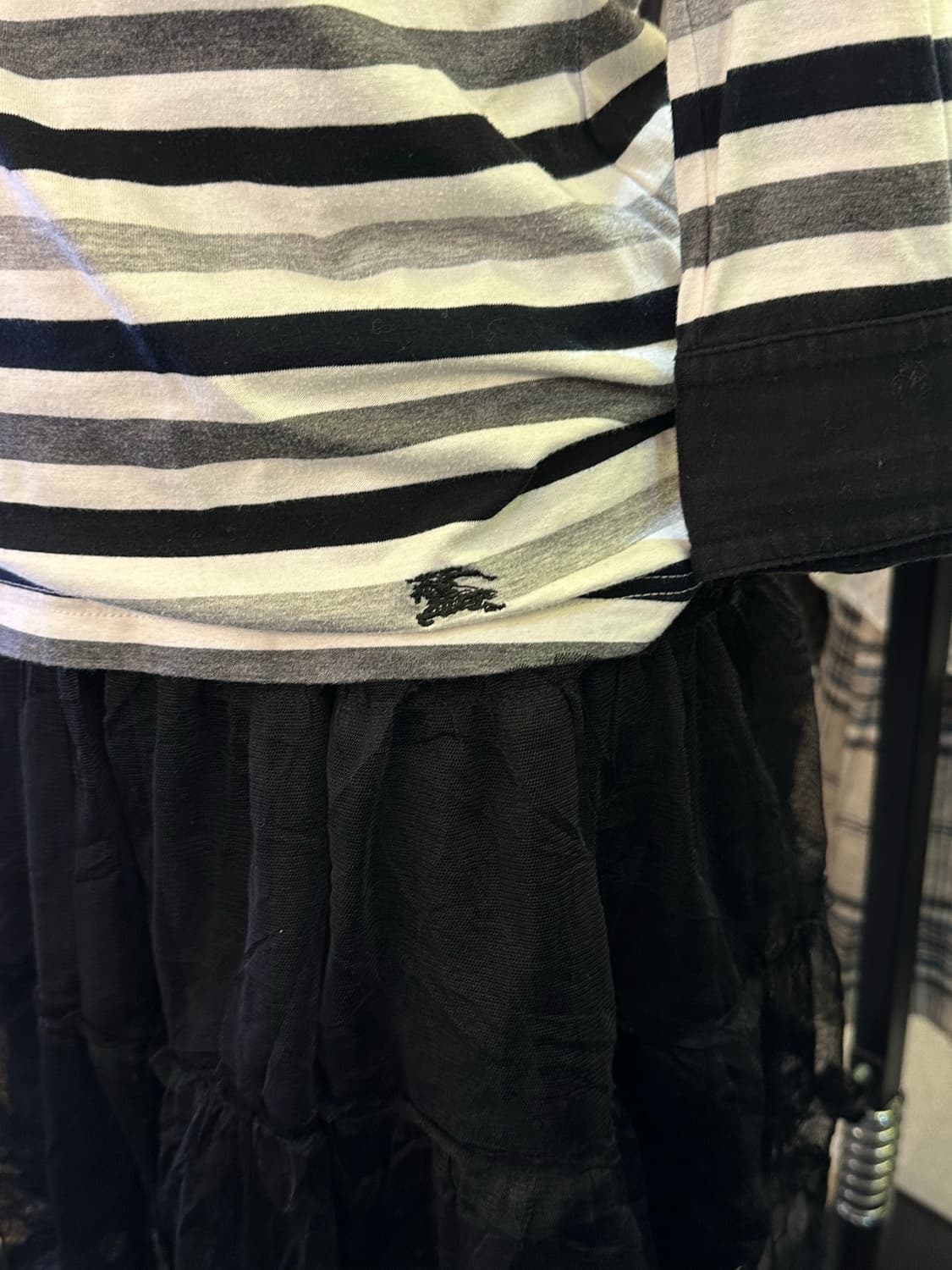 BURBERRY 버버리 블랙 스트라이프 롱슬리브 상품이미지2