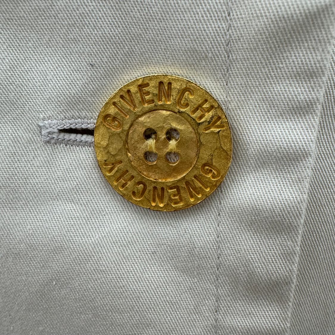 지방시 금장버튼 코트 상품이미지3