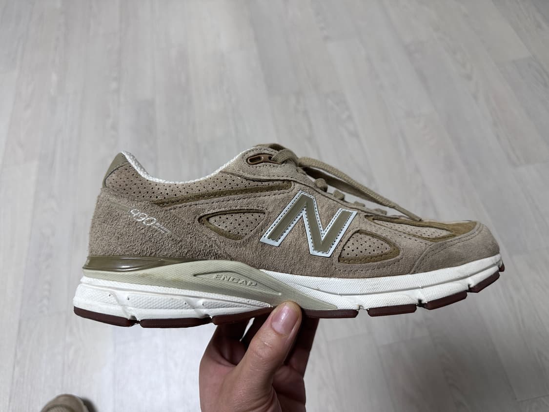 뉴발란스 990 v4 탄 컬러 상품이미지3