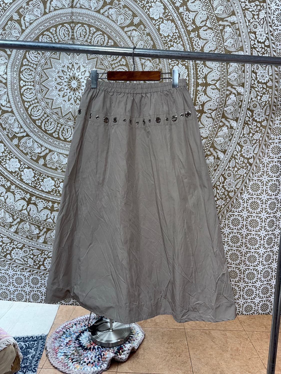 빈티지 여성 스터드 밴딩 나일론 롱스커트  상품이미지3