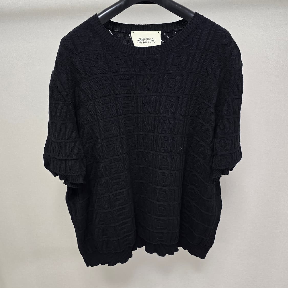 펜디 x 마크 제이콥스 로고 반팔 니트 52사이즈 105 판매 상품이미지1