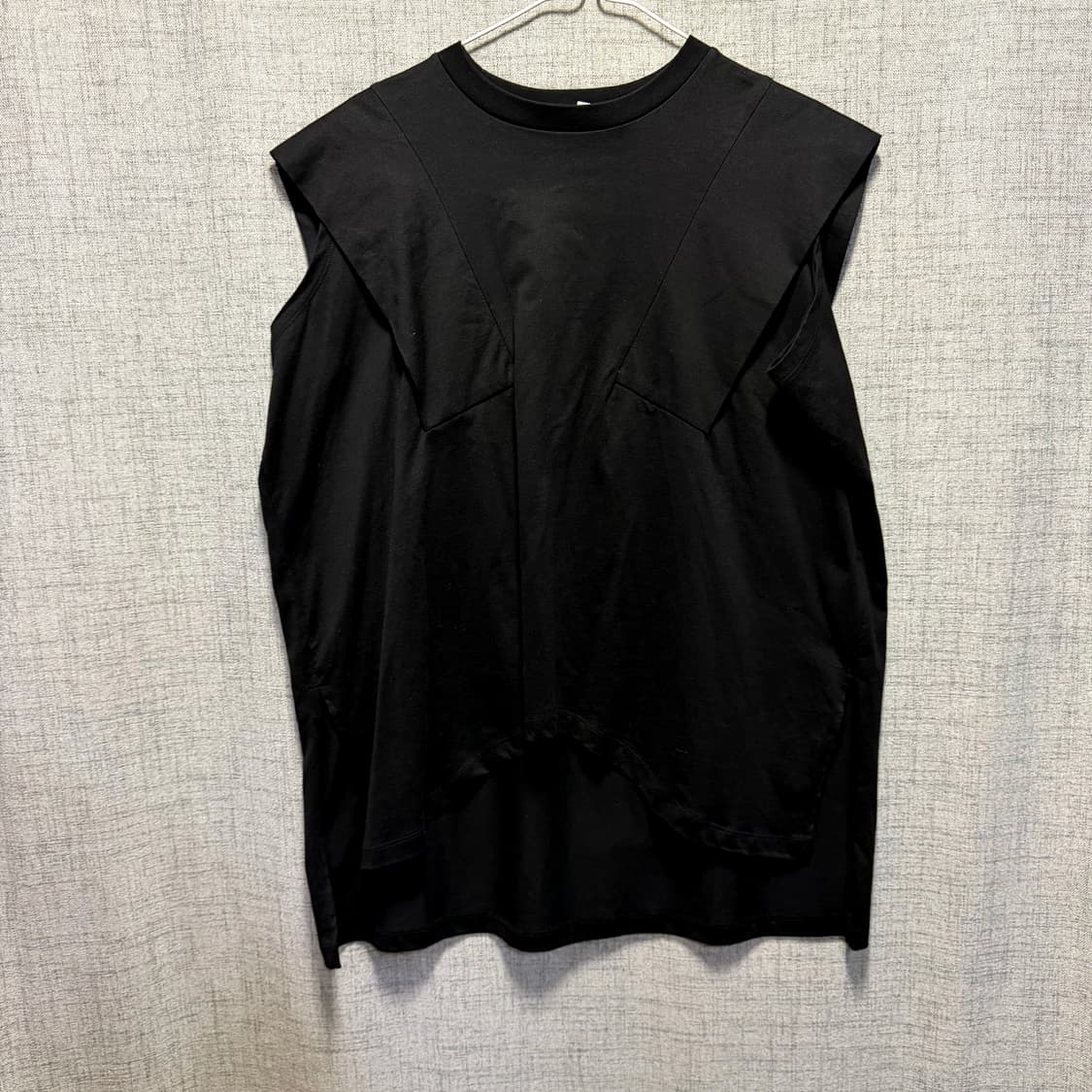 엔폴드 블랙 코튼 패널 민소매 티셔츠  상품이미지1