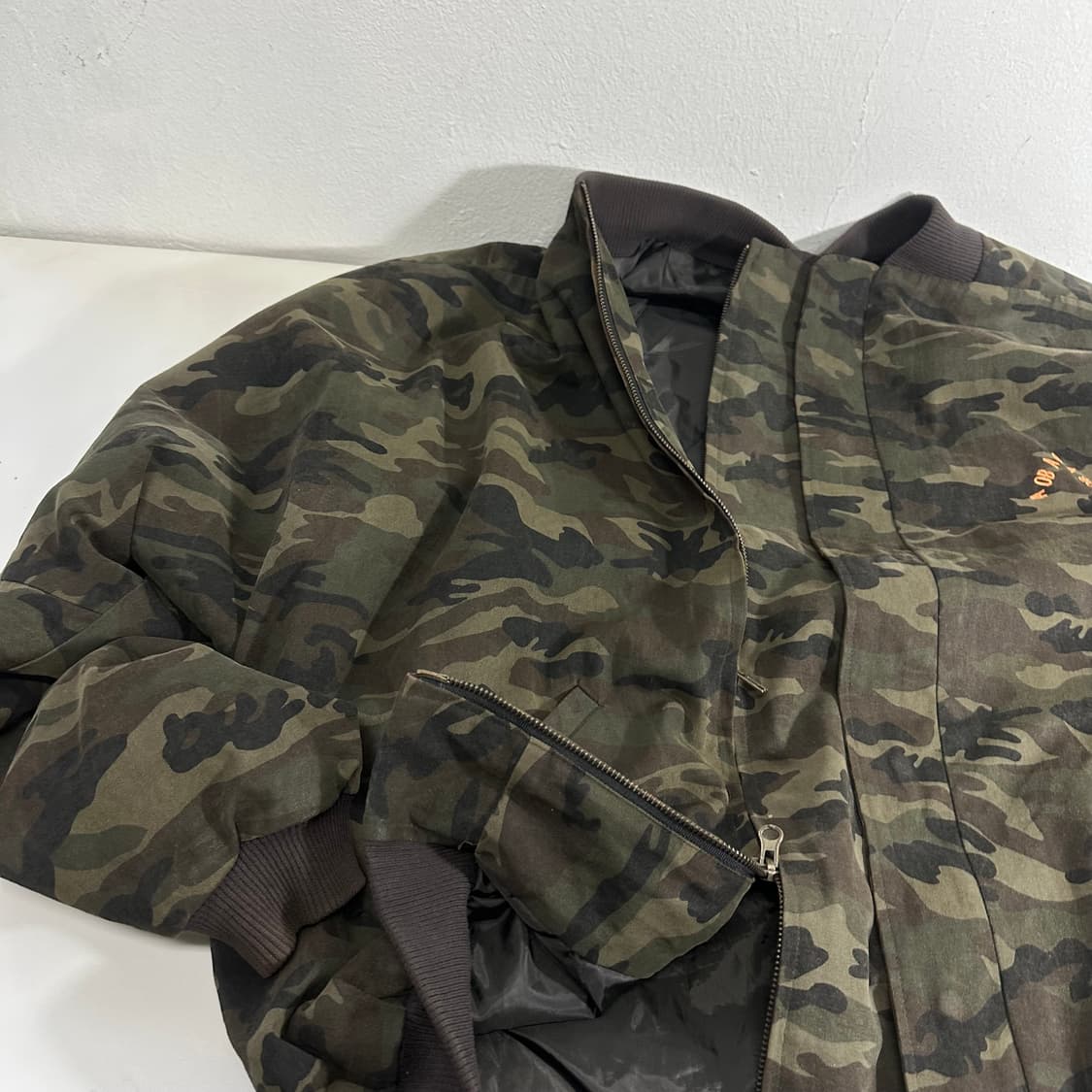 FREE 아조바이아조 카모 오버사이즈 봄버자켓 상품이미지3