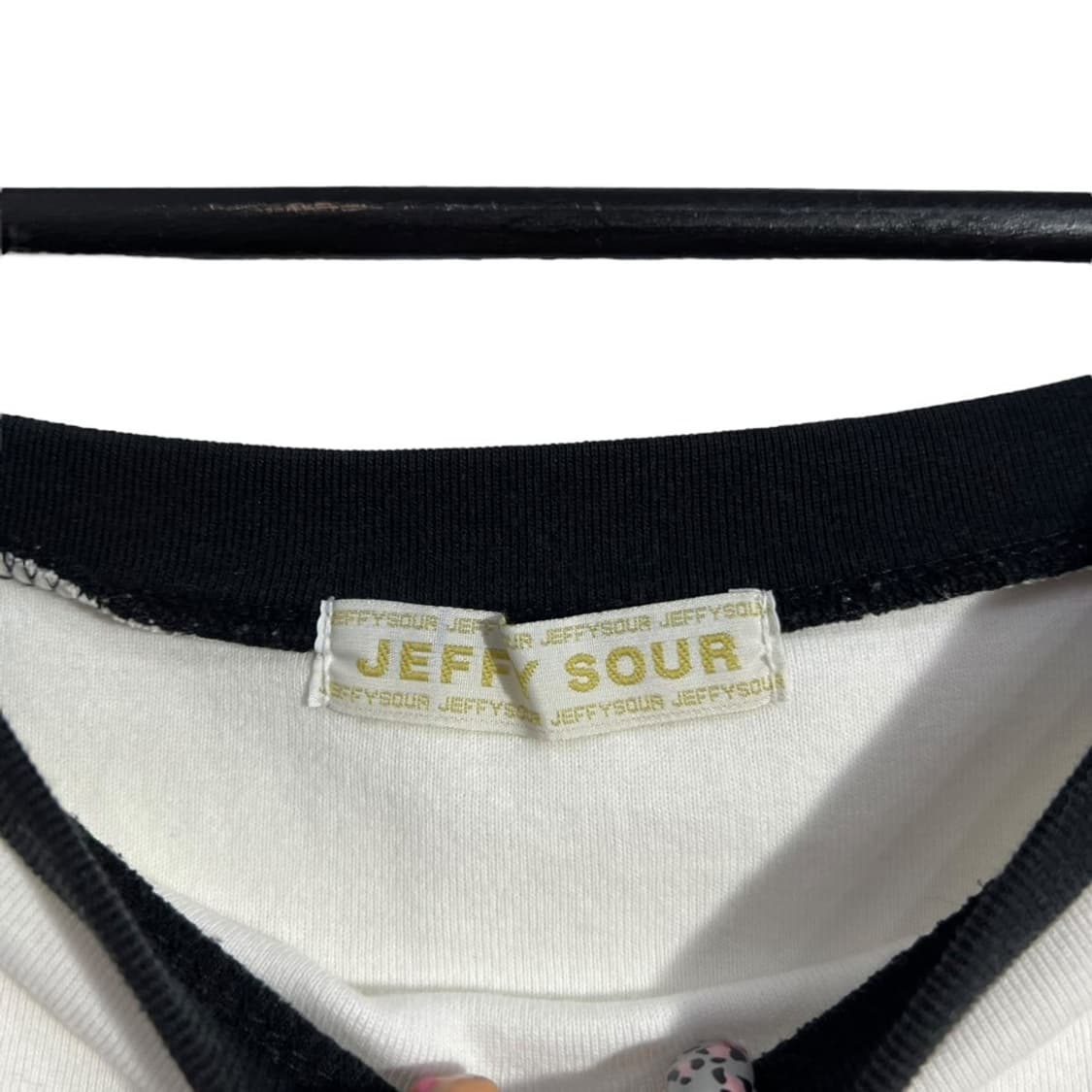 펑크 백프린팅 오프숄더 티셔츠  상품이미지7