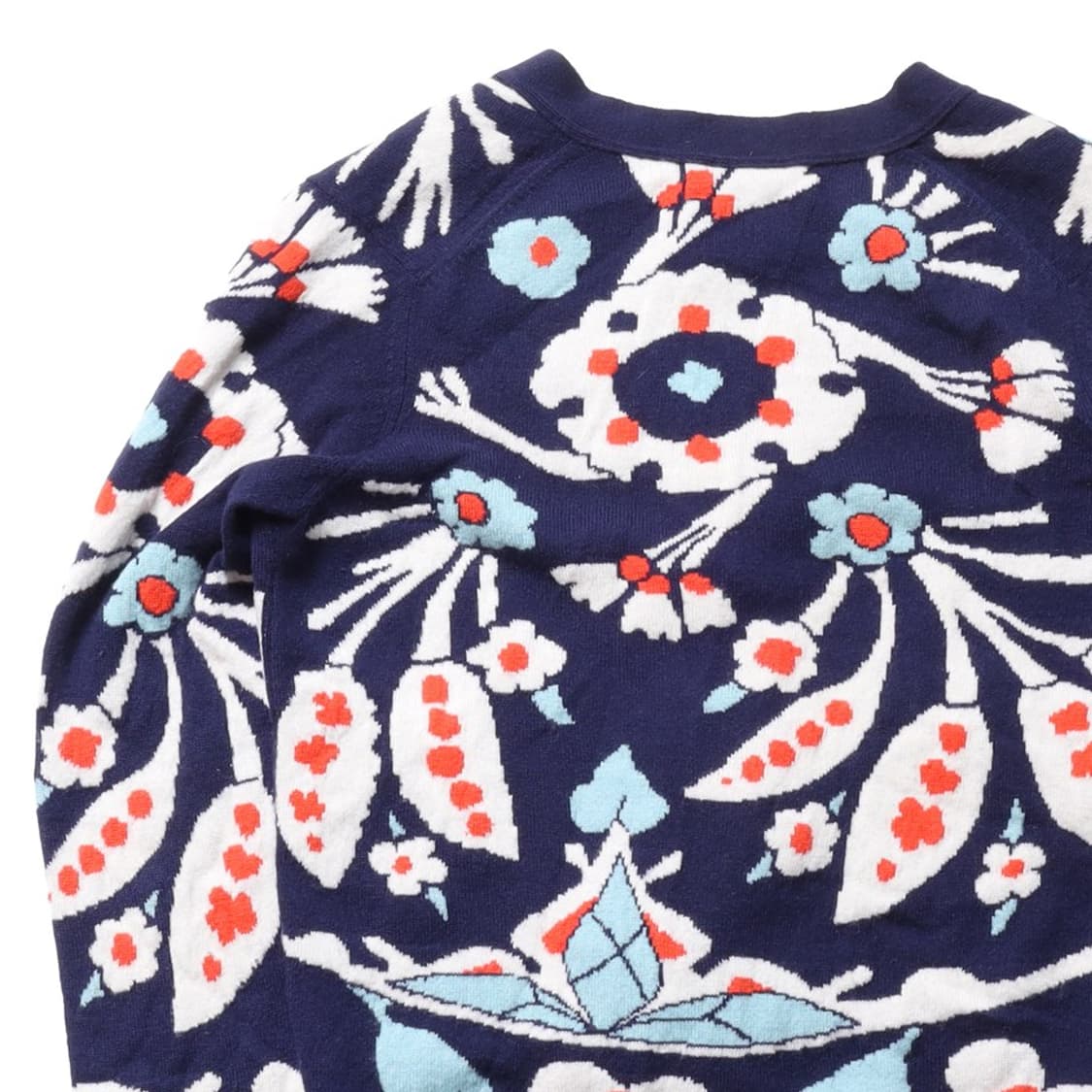 샤넬 Chanel Floral Cashmere Cardigan

 상품이미지5