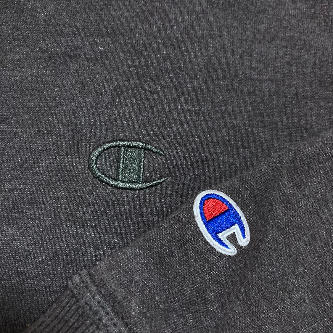 챔피온 스몰 로고 차콜 후드 집업 상품이미지2