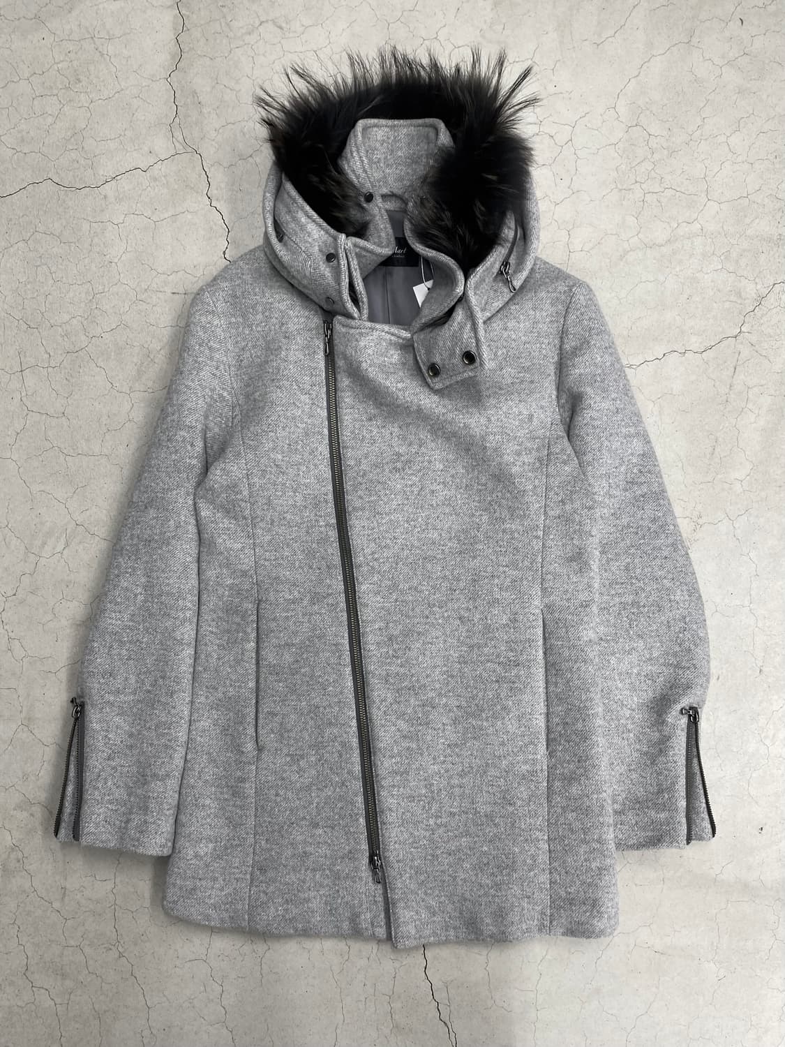 토네이도 마트 비대칭 퍼 코트 상품이미지2