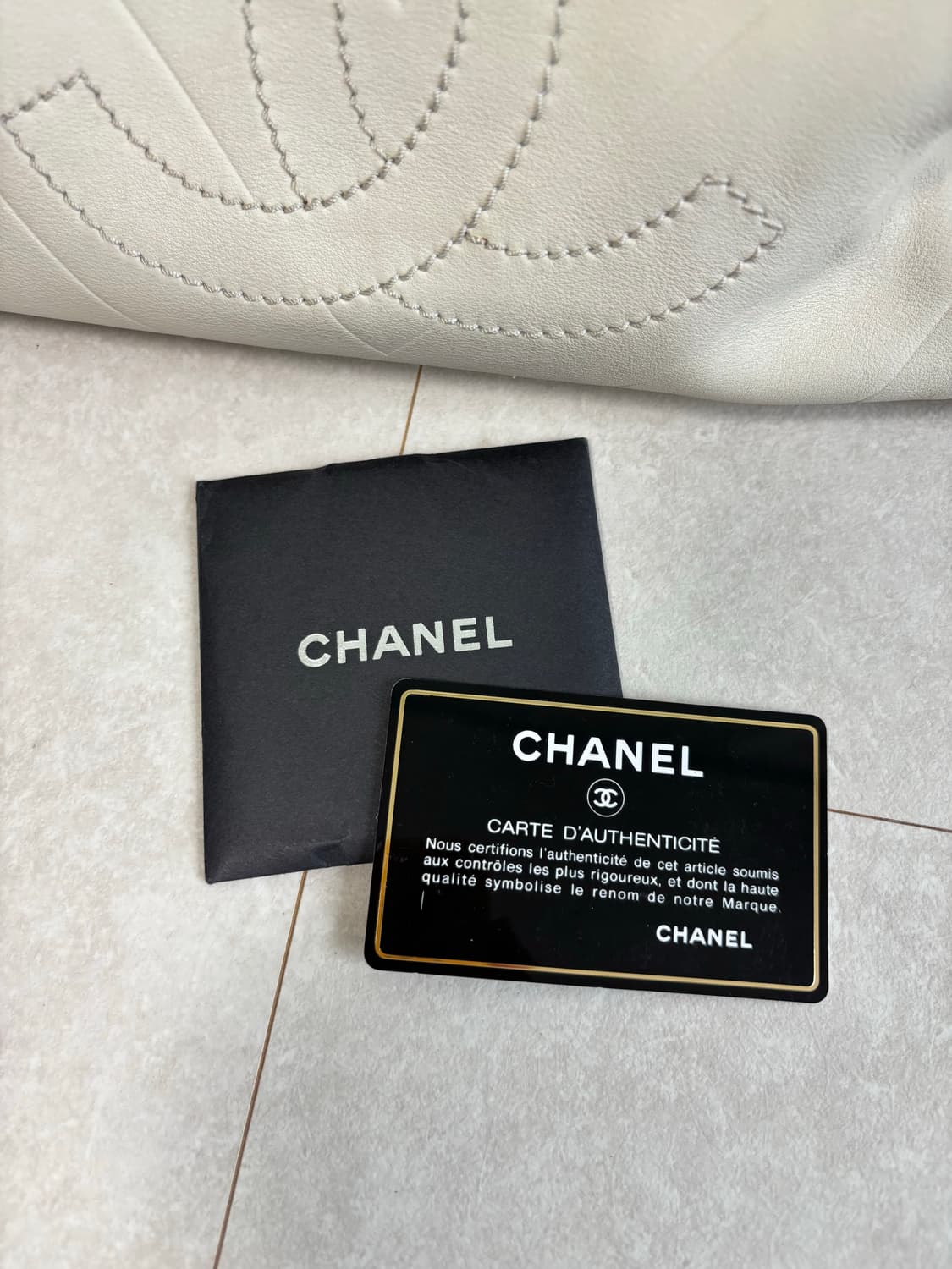 샤넬 램스킨 쉐브론 보스턴백 아이보리 10번대 상품이미지5