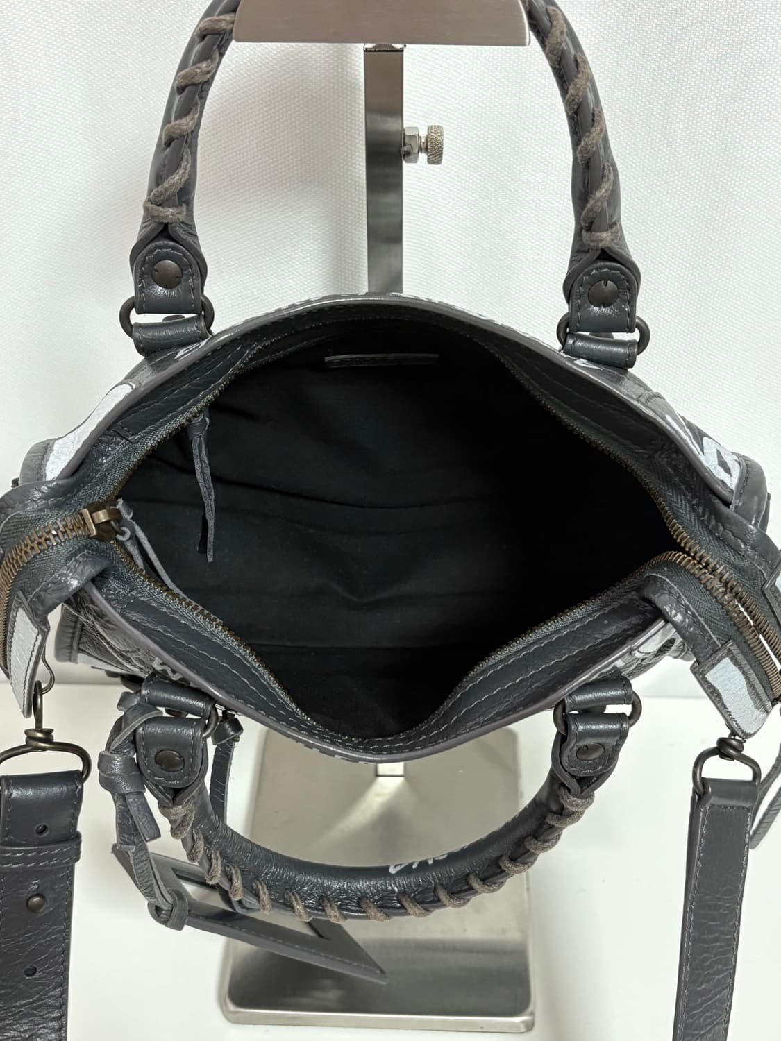 발렌시아가 그래피티 모터백 미니 그레이 상품이미지6