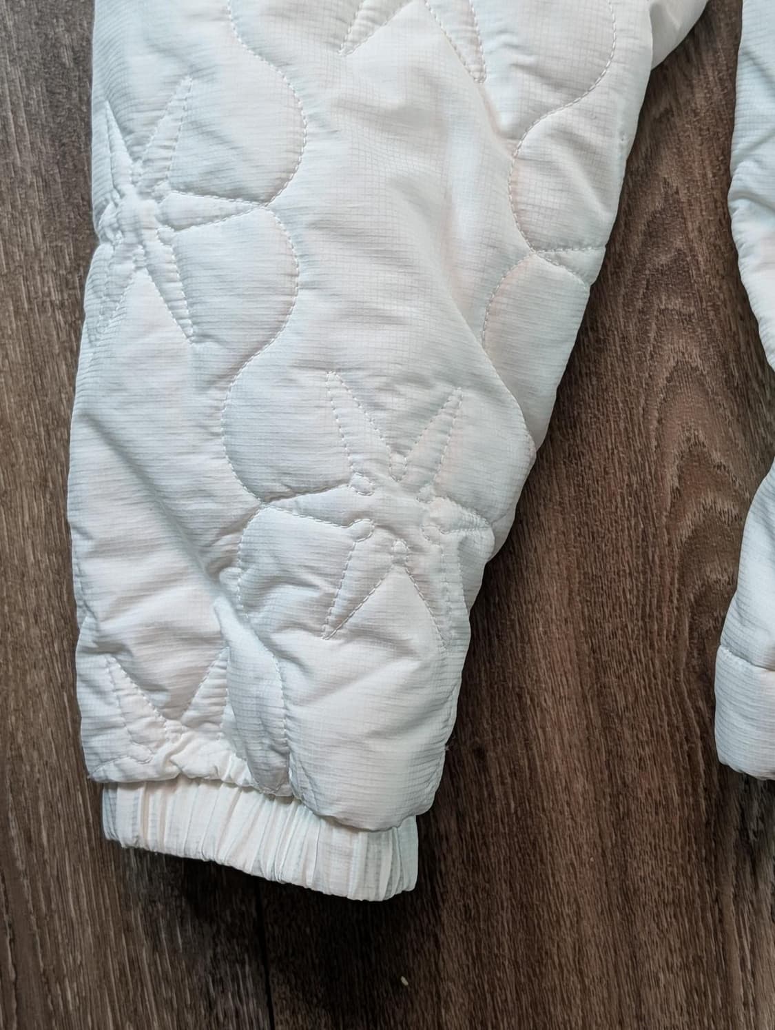 노스페이스 경량 패딩 자켓 화이트 상품이미지5