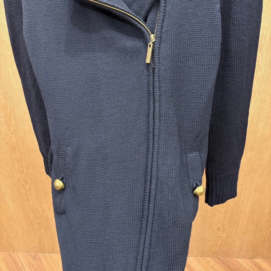 토리버치 롱 니트 가디건 자켓 허리 스트랩 골드 버튼 지퍼 디테일 네이비 상품이미지7