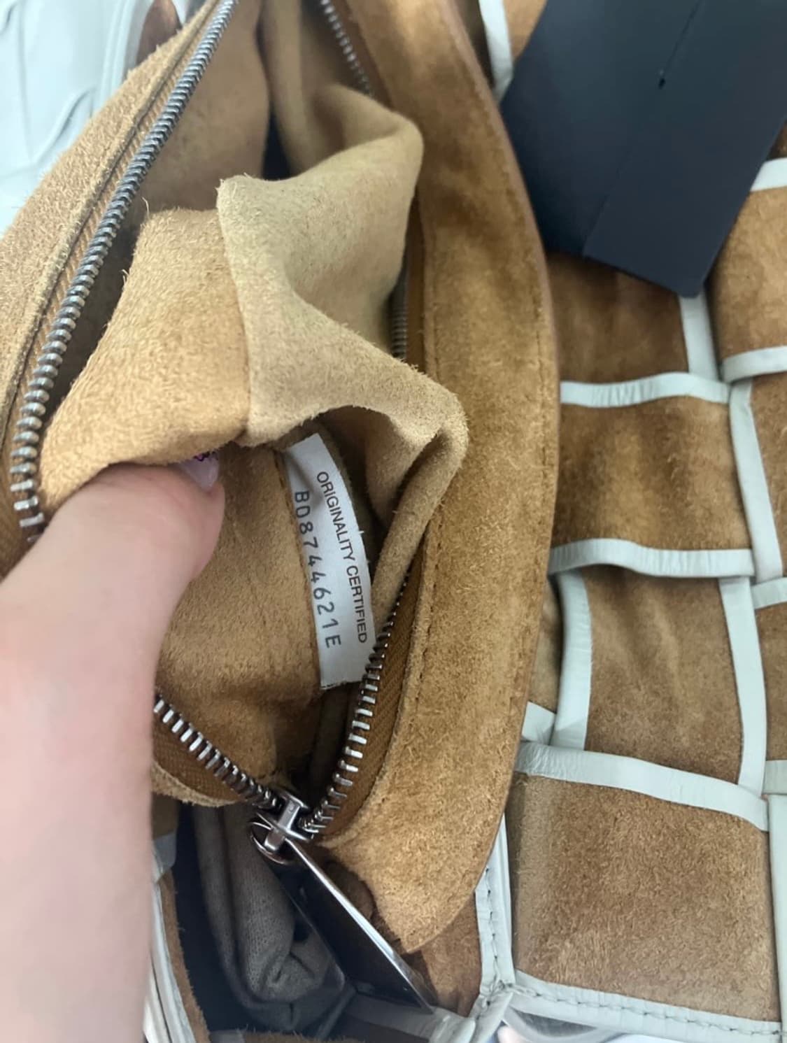 보테가베네타 카세트백 구형 크림색 상품이미지8