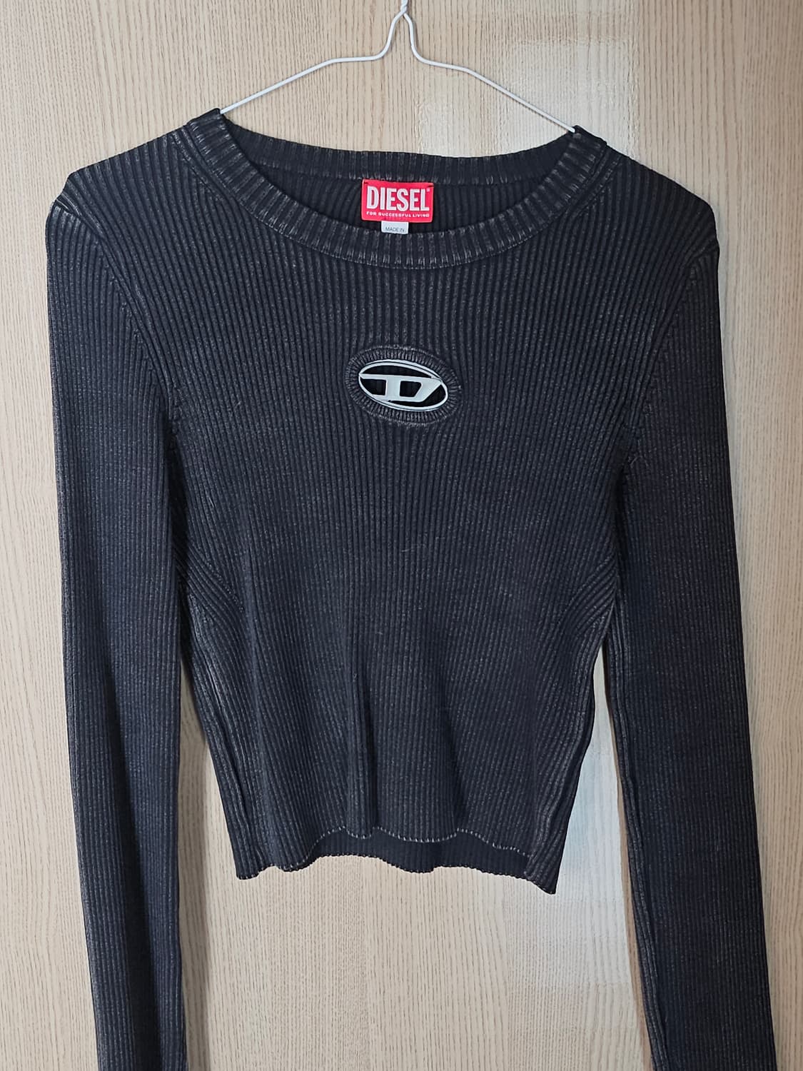 디젤 정품 M-앵커-A 크롭 점퍼 컷아웃 로고 블랙 상품이미지3