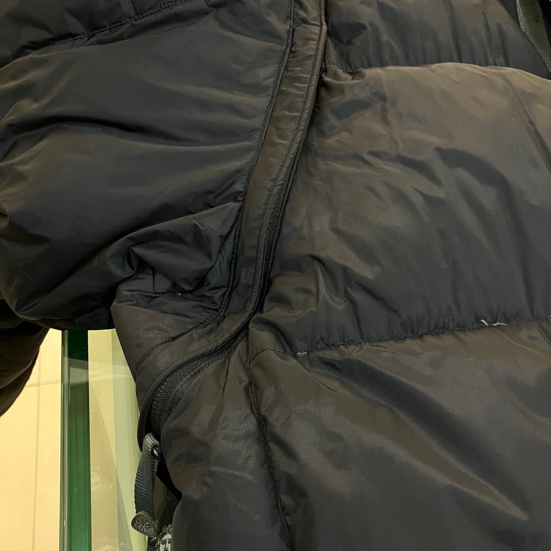 나이키 ACG 블랙 구스다운 푸퍼 패딩 105 상품이미지5