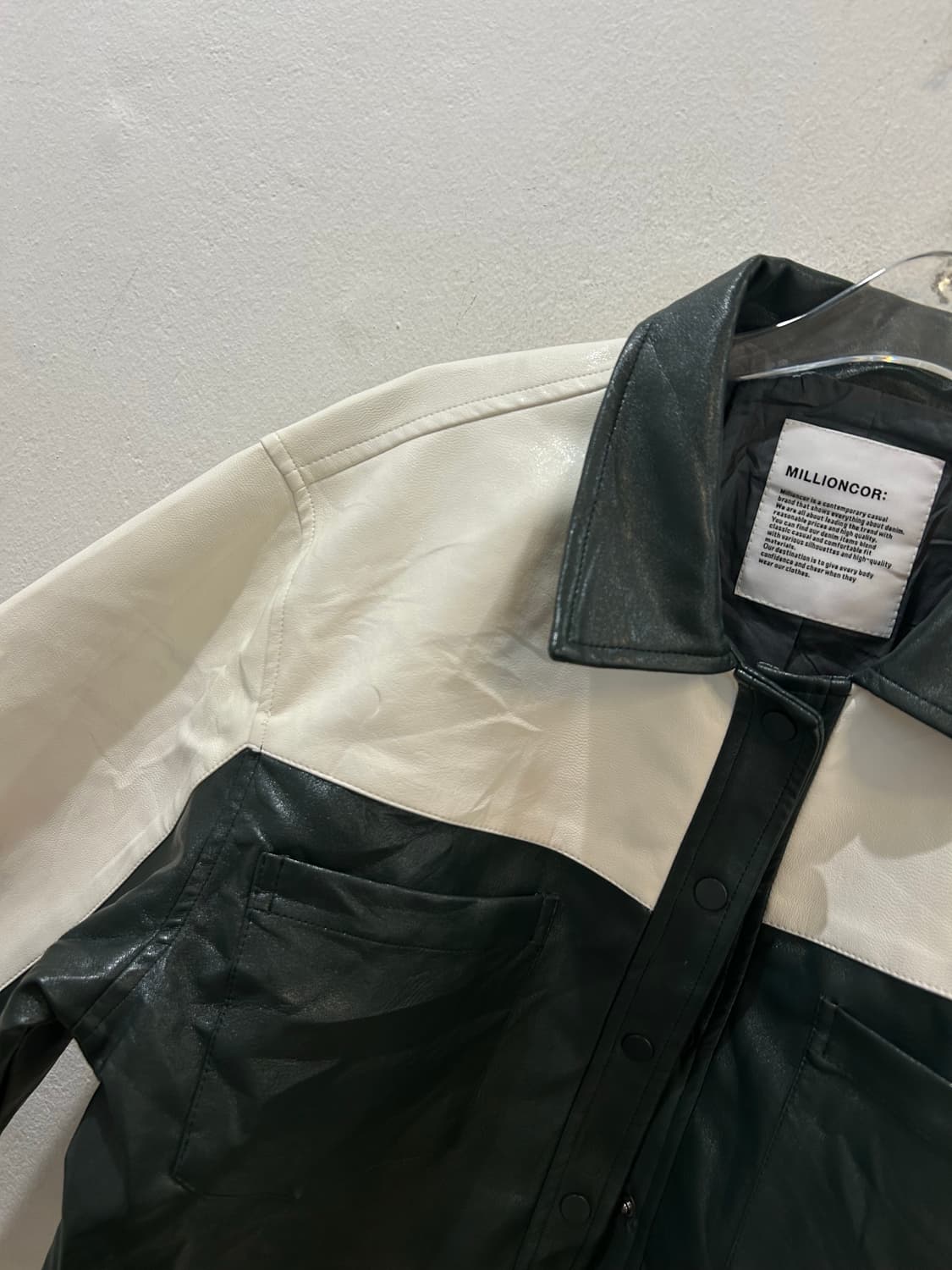 Two-Tone Cropped Leather Jacket 상품이미지3