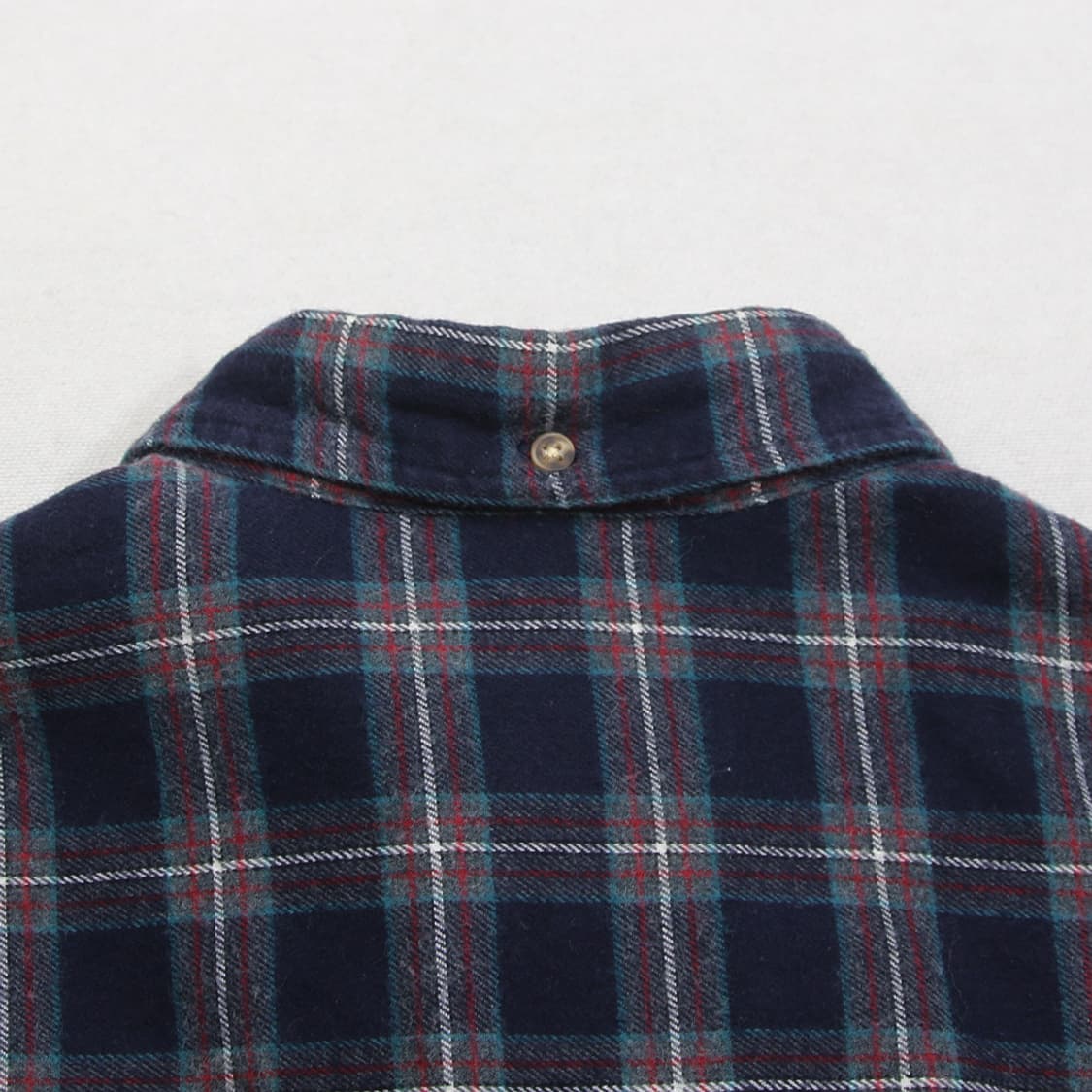 (착용컷) 에디바우어 체크 셔츠 (남성용 103) 상품이미지8