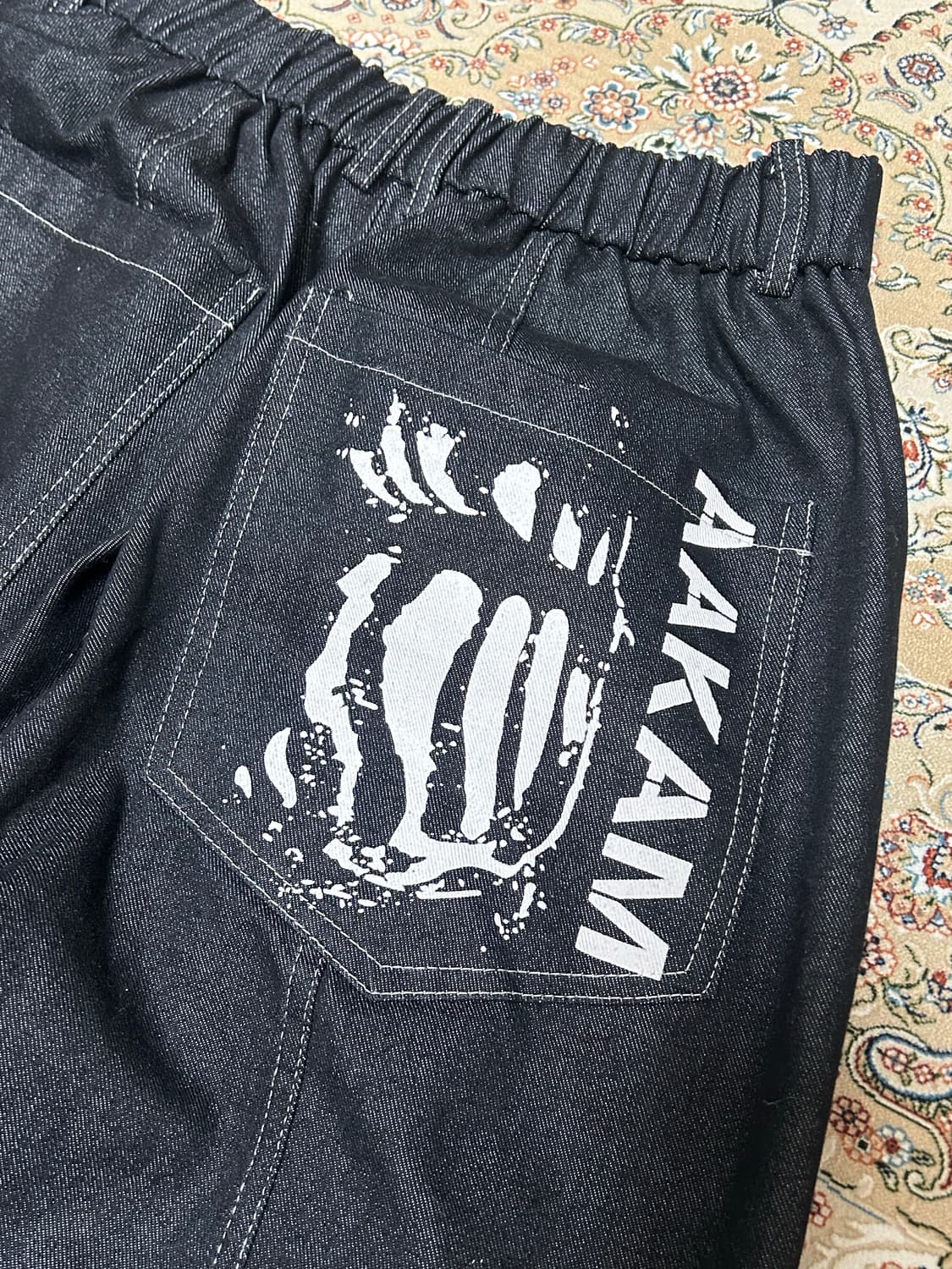 아캄 핀턱 프린트 데님팬츠1 상품이미지3