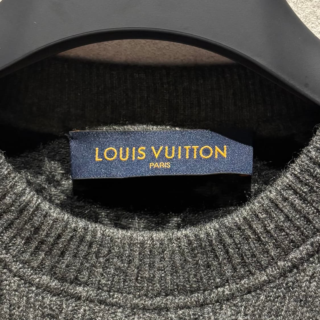 [M size] 루이비통 모노그램 하프앤하프 니트 상품이미지3