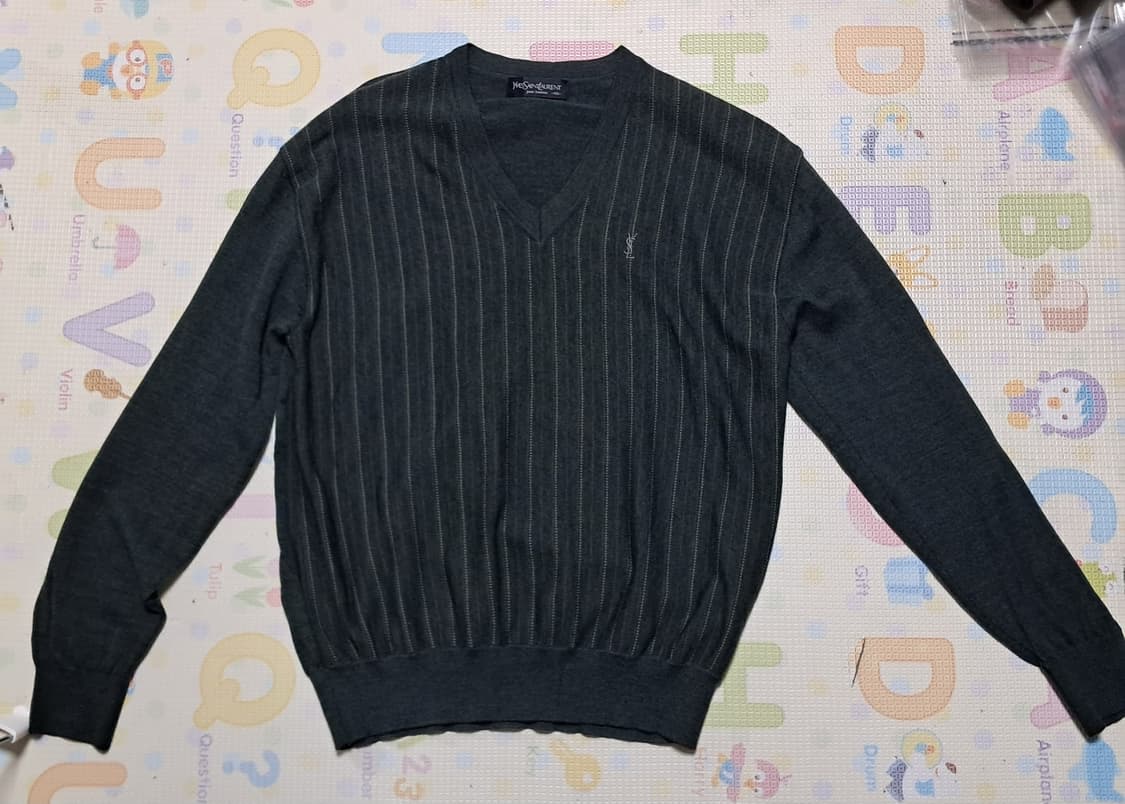 입생로랑 남성 빈티지 V넥 니트 105(상태상급) 상품이미지3