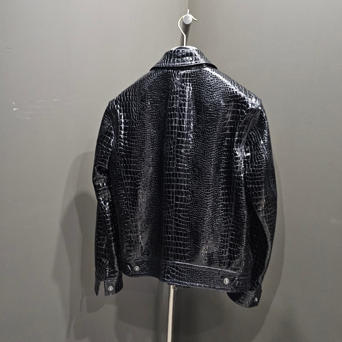 (국내1피스)톰포드 크록이펙트 젠슨 황 가죽 트러커자켓 상품이미지6