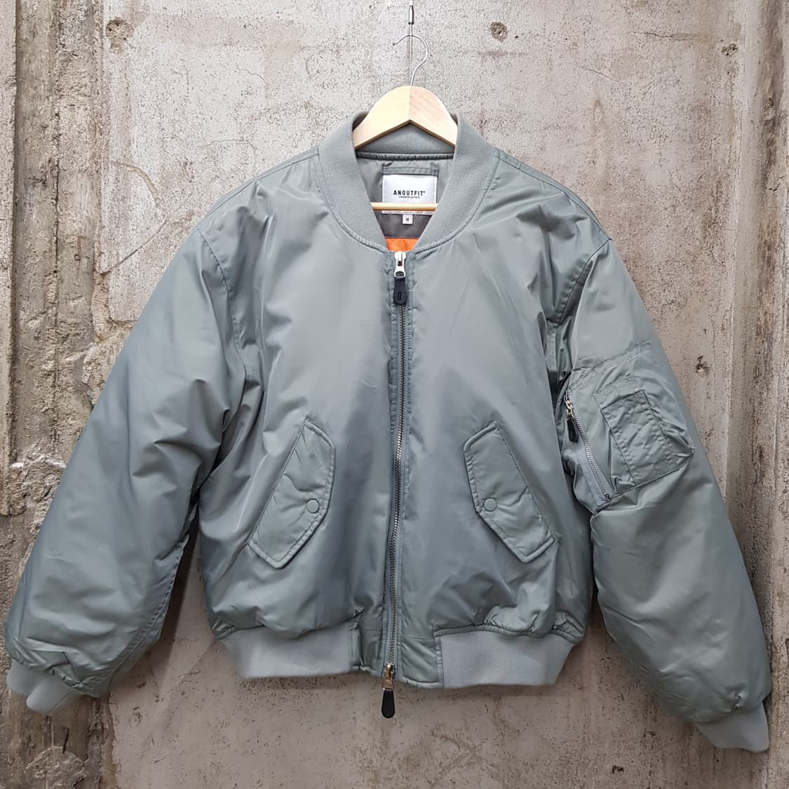 언아웃핏 숏 항공점퍼 M사이즈 상품이미지1