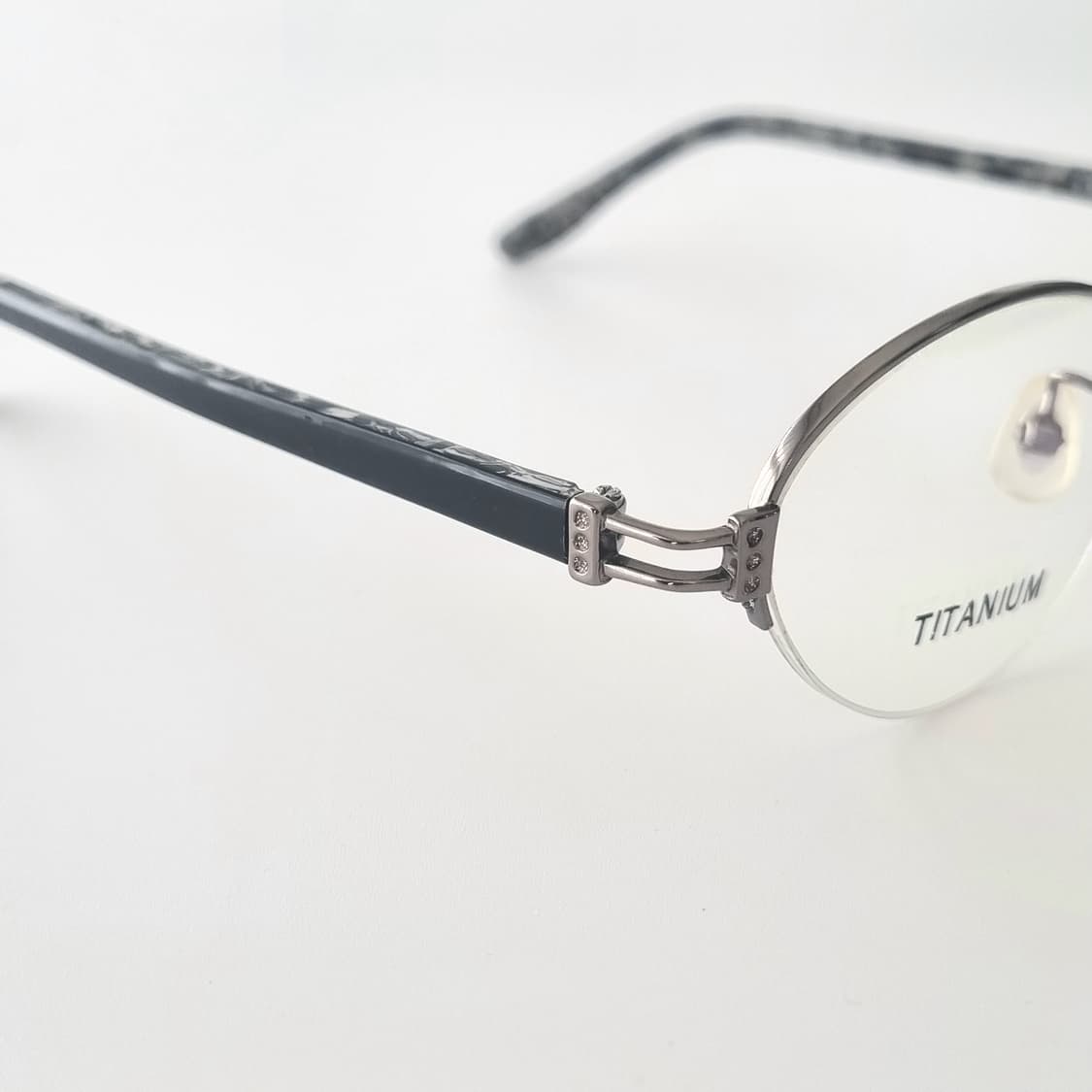 데드스탁 독일 명품LINDENBAUM 고품격 티타늄 안경테  상품이미지8