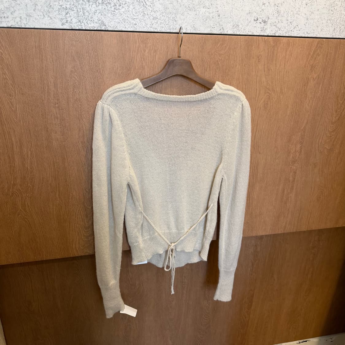 빈티지 브이넥 니트 가디건 후크 클로징 백 스트링 디테일 베이지 상품이미지2