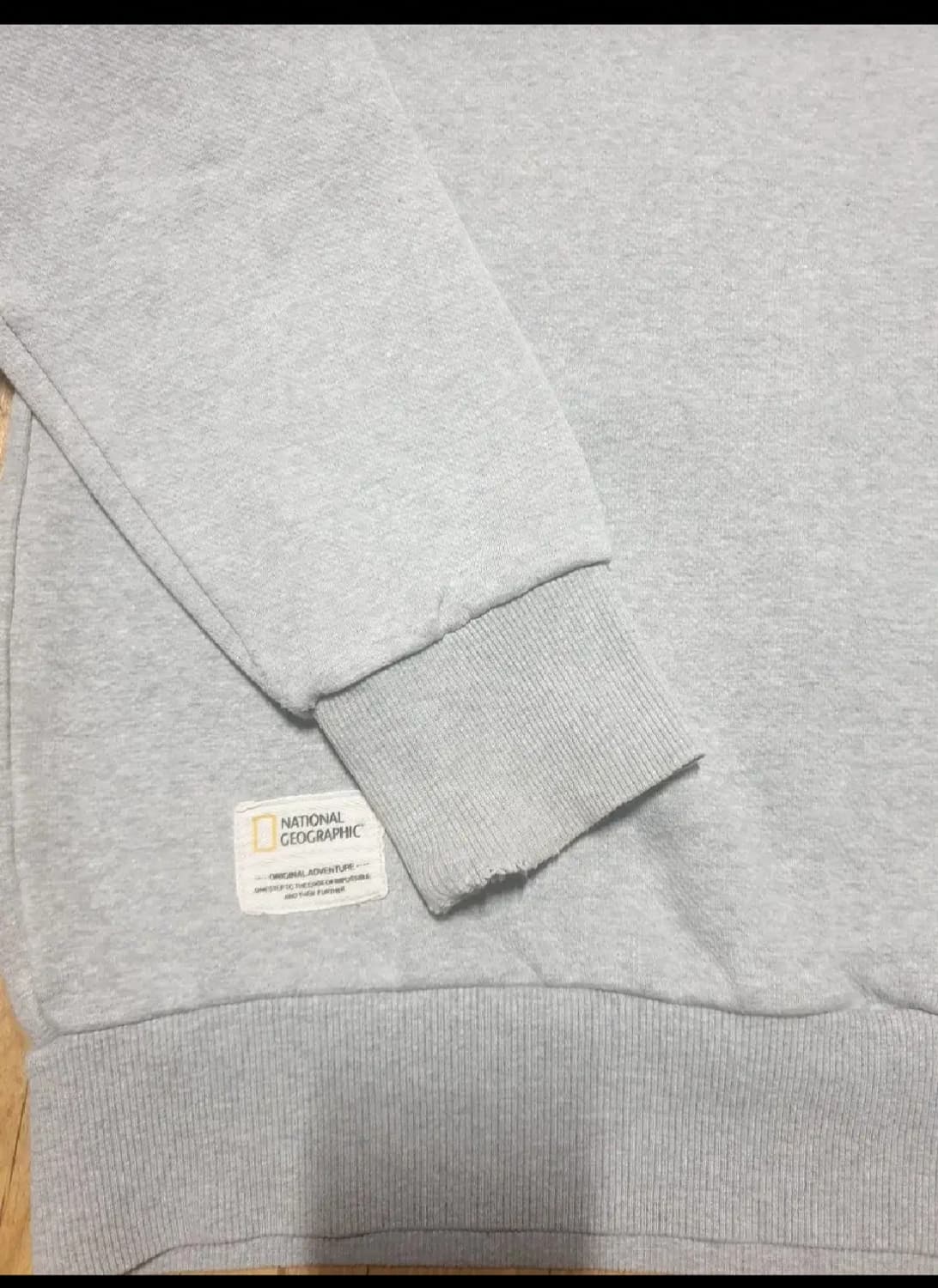 내셔널지오그래픽 긴팔티 100 사이즈입니다 상품이미지3