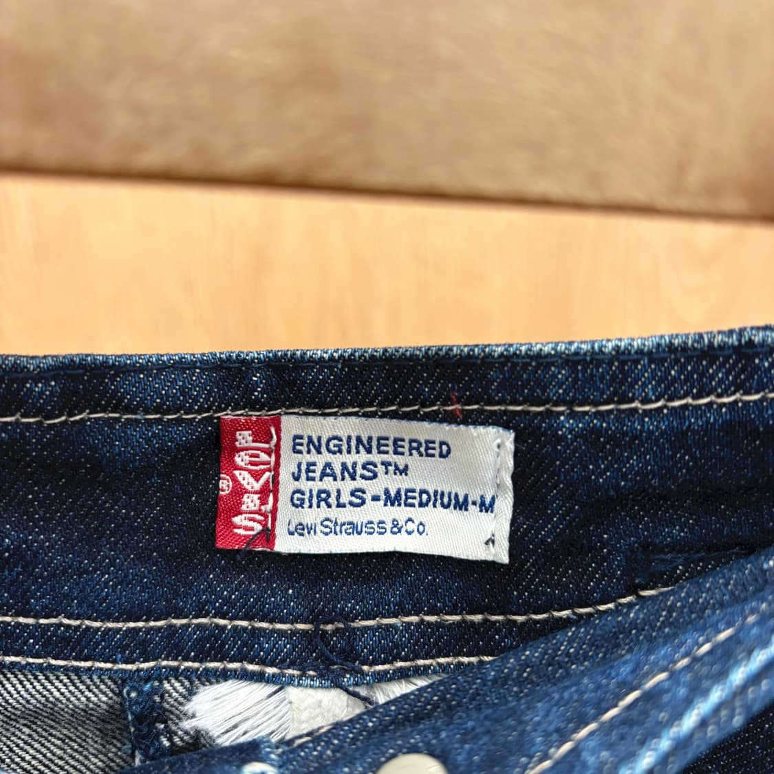 리바이스 엔지니어드 진스 데님 미디 스커트 스티치 백 버클 디테일 진청 상품이미지8