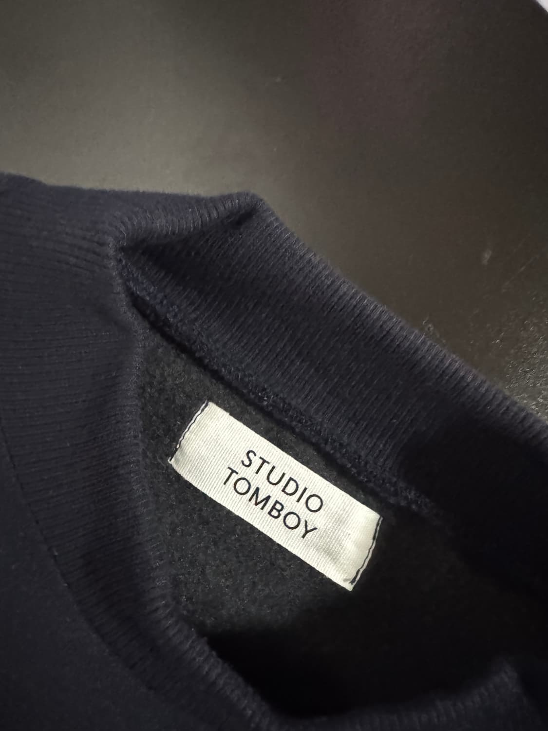 여성 스튜디오톰보이 기모 오버핏 맨투맨 네이비 상품이미지3