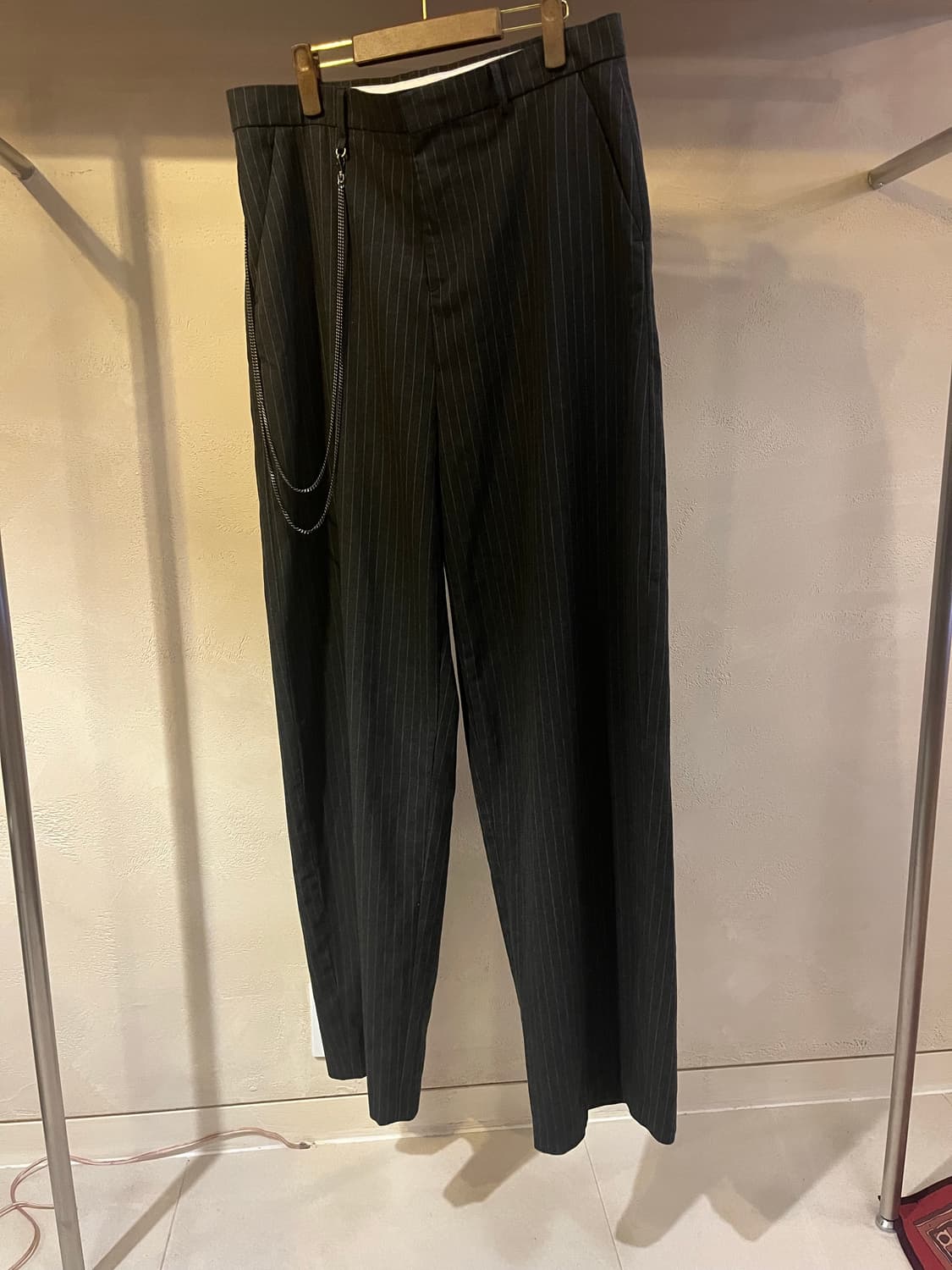 언더마이카 체인슬랙스 그레이 상품이미지1