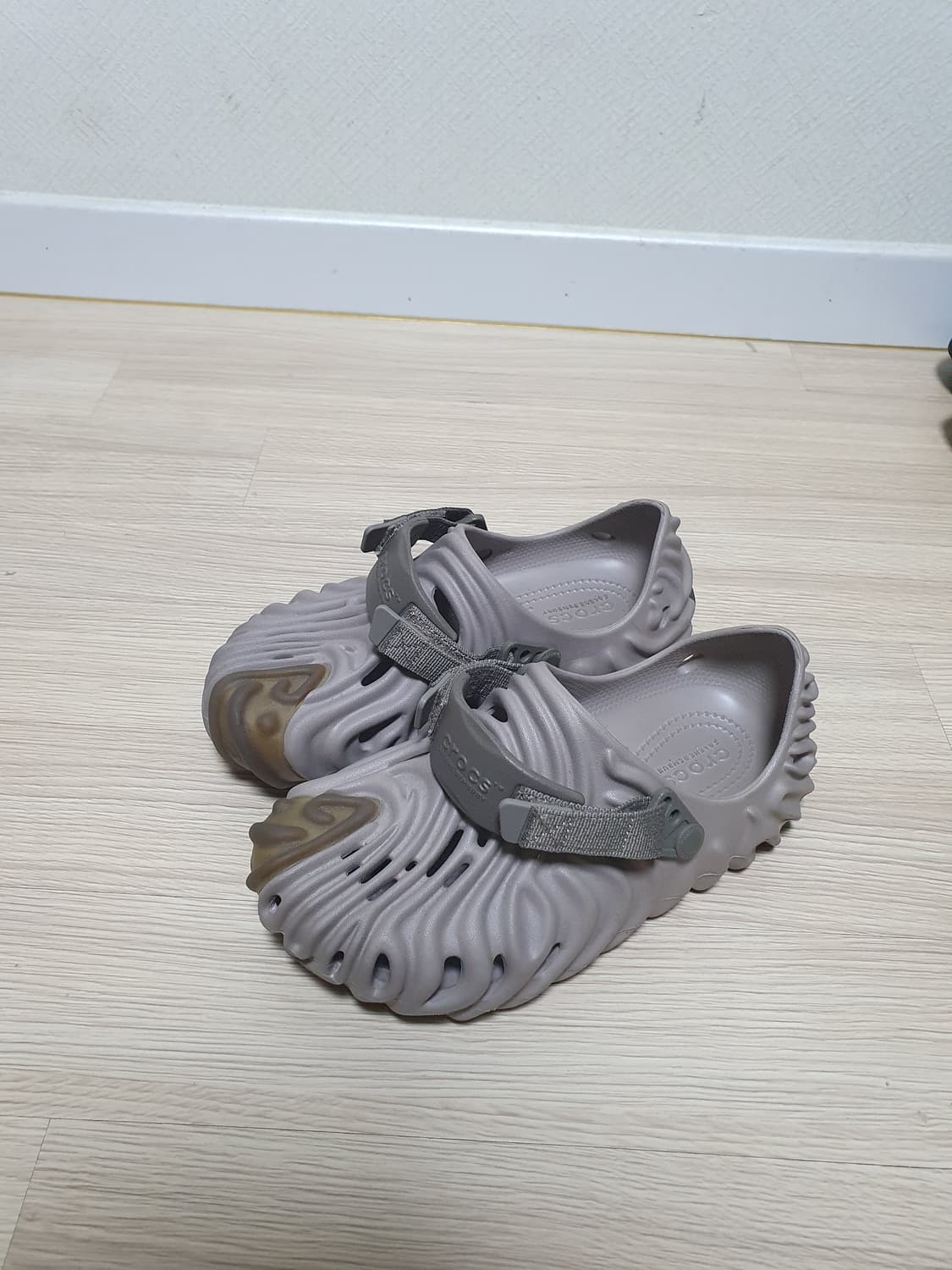 크록스 살레헤뱀버리 샌들 250~55 상품이미지4