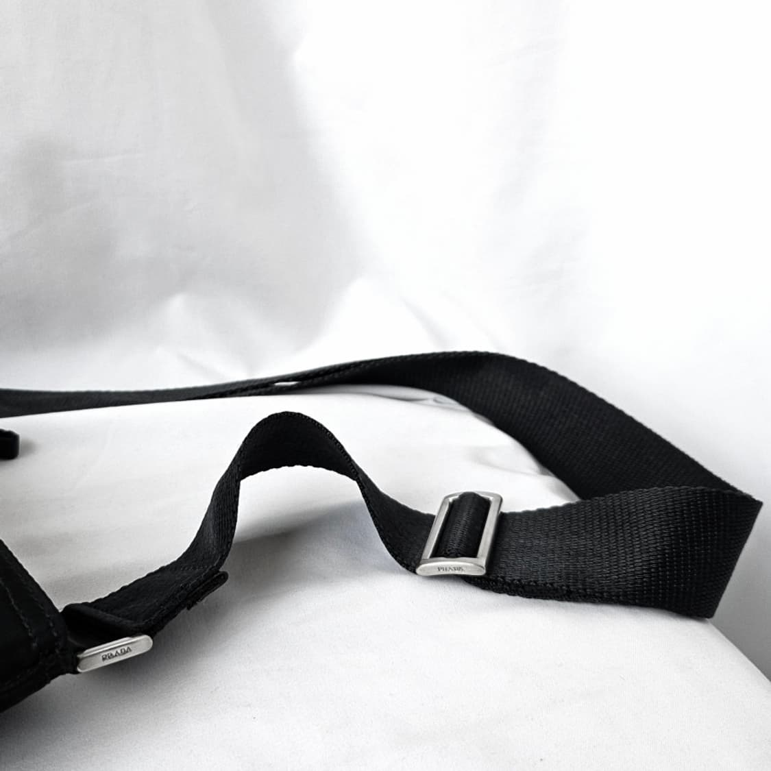 [정품 PRADA] 프라다 포코노 나일론 크로스백 라지 남녀공용 상품이미지6