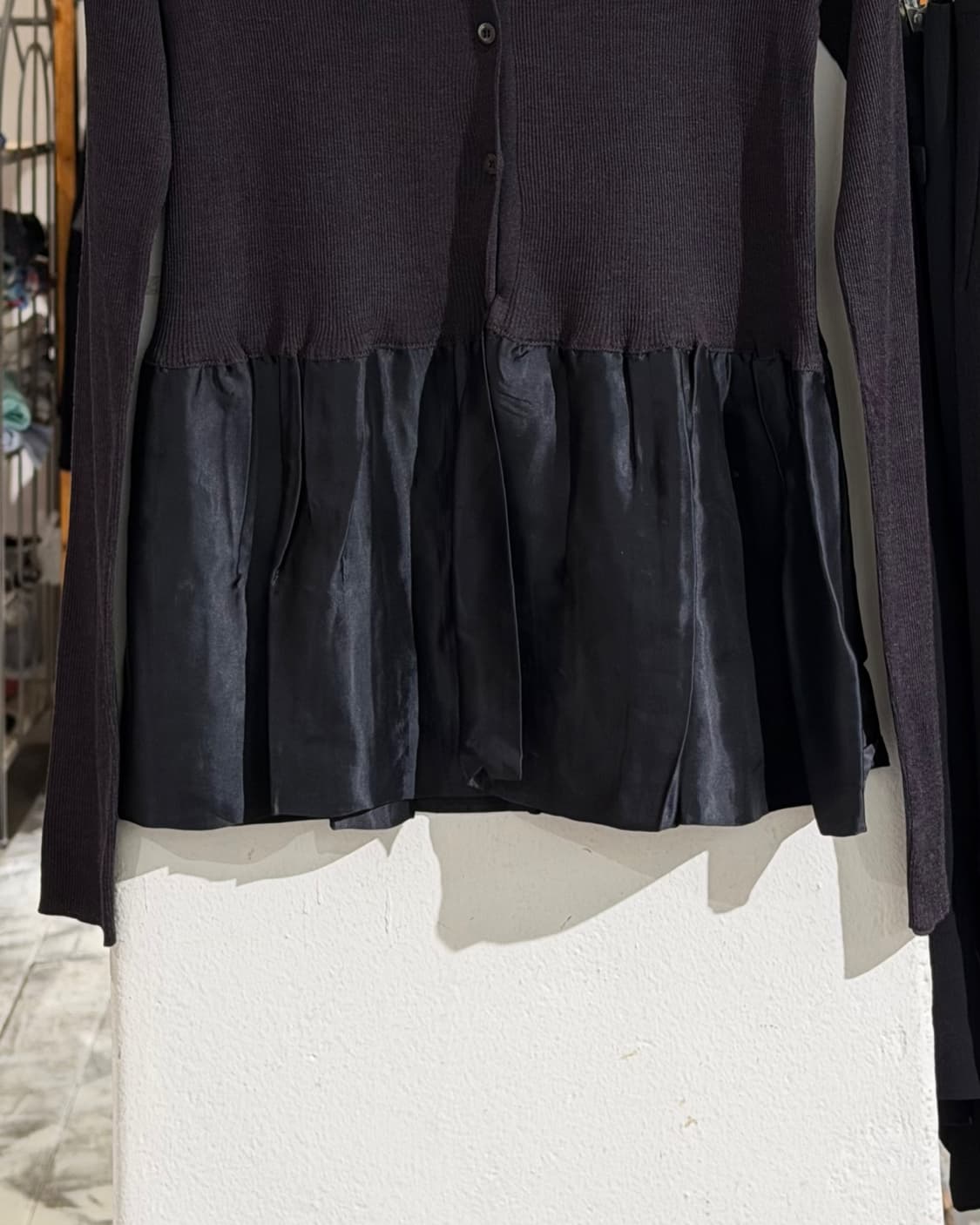 프라다 블랙 니트 실크 게더링 가디건 상품이미지5