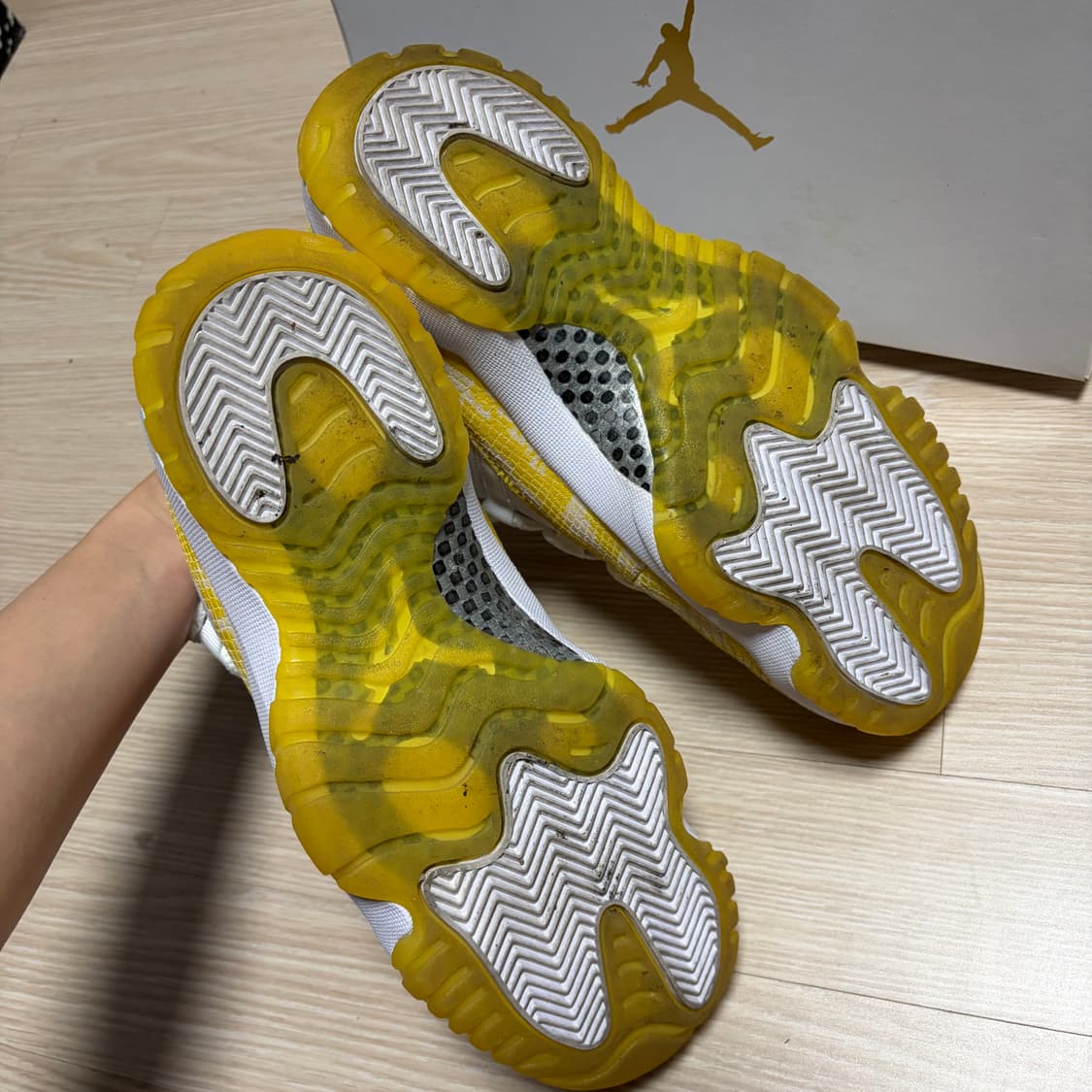 조던 레트로11 로우 옐로우 스네이크스킨 상품이미지2