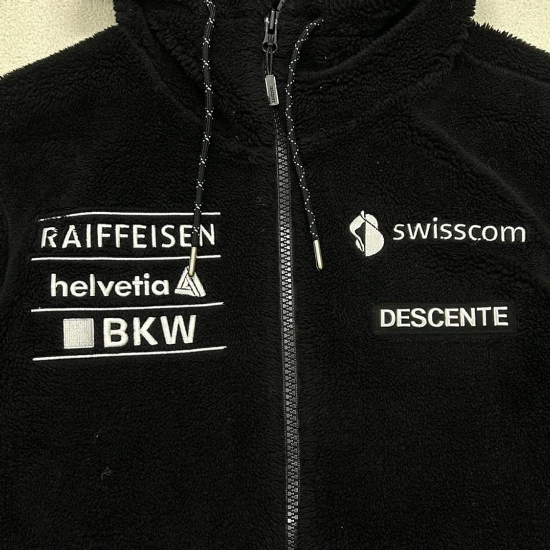 데상트 스위스 스키팀 쉐르파 플리스 집업 95 상품이미지2