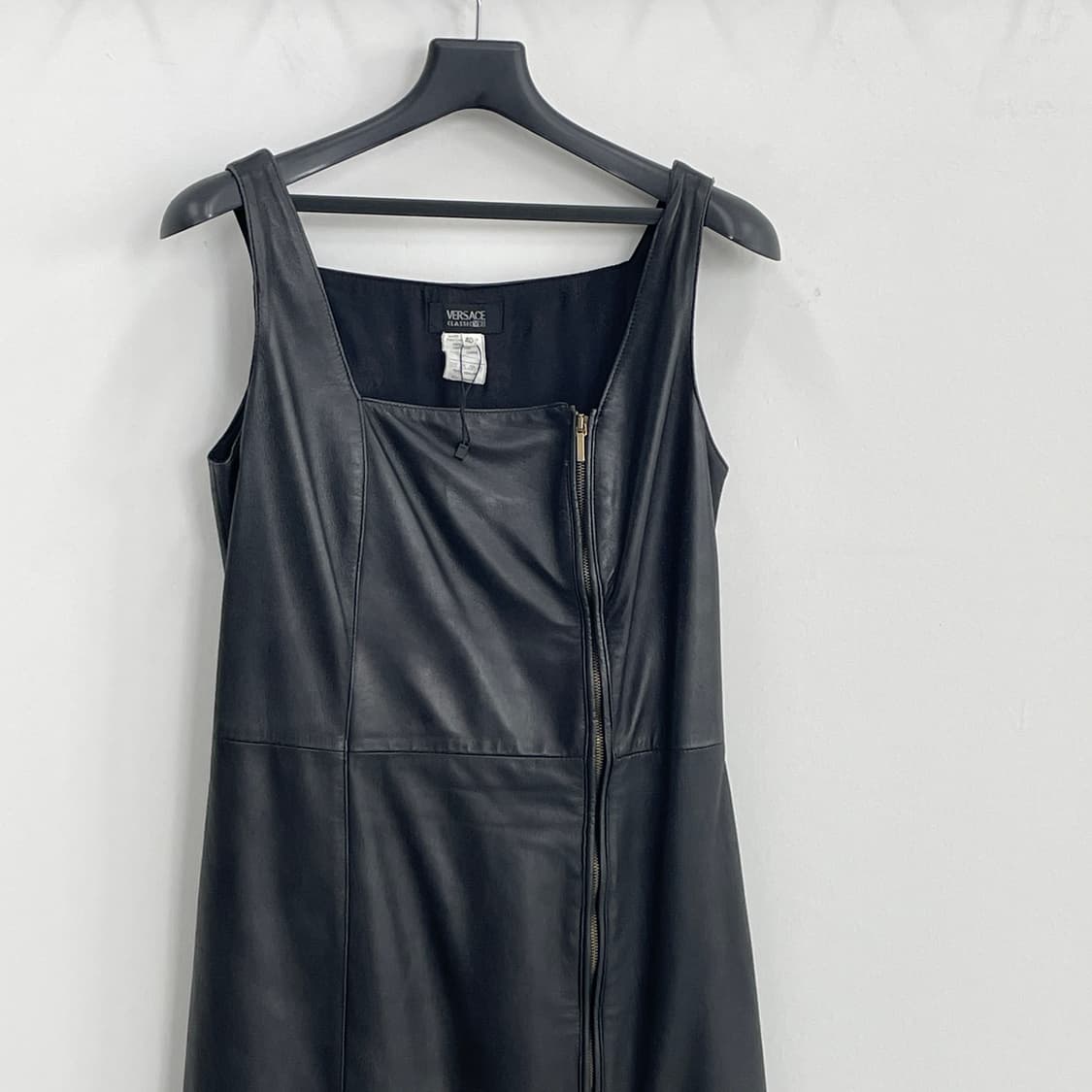 베르사체 리얼 레더 지퍼 2way 블랙 슬리브리스 원피스 상품이미지3