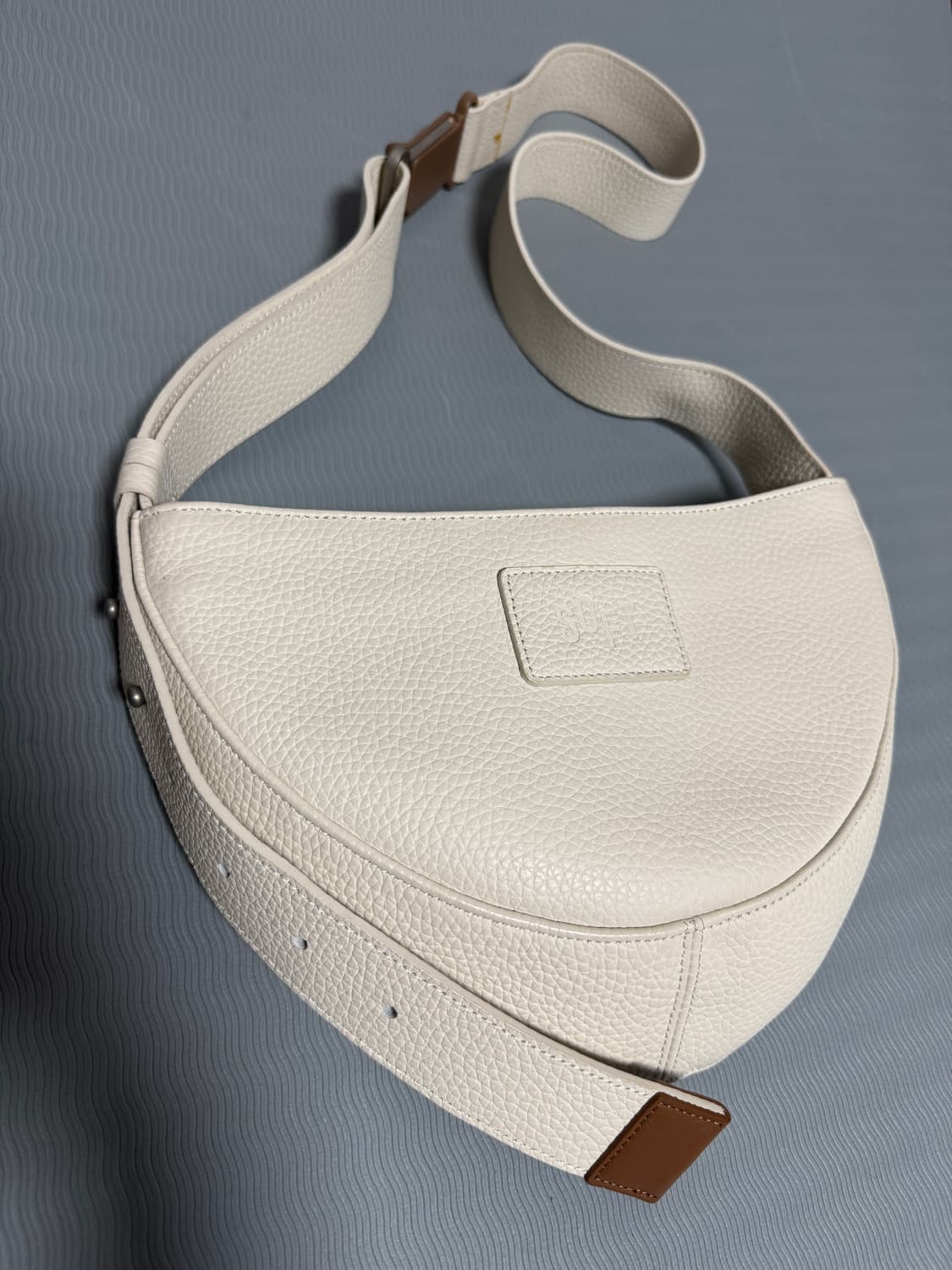 하프문백 크림 리얼레더 상품이미지2