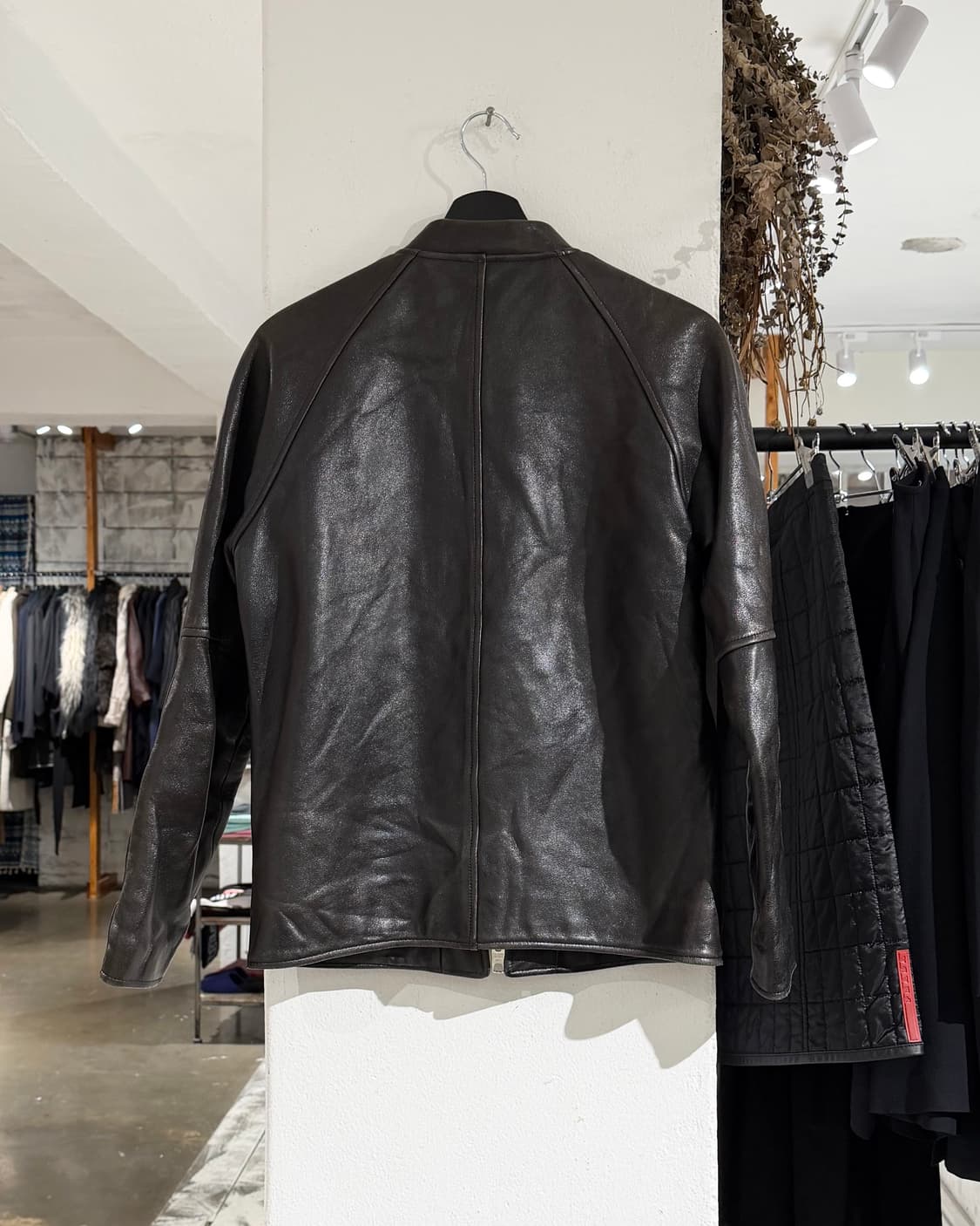 쇼트 다크브라운 램스킨 레더 자켓 상품이미지7