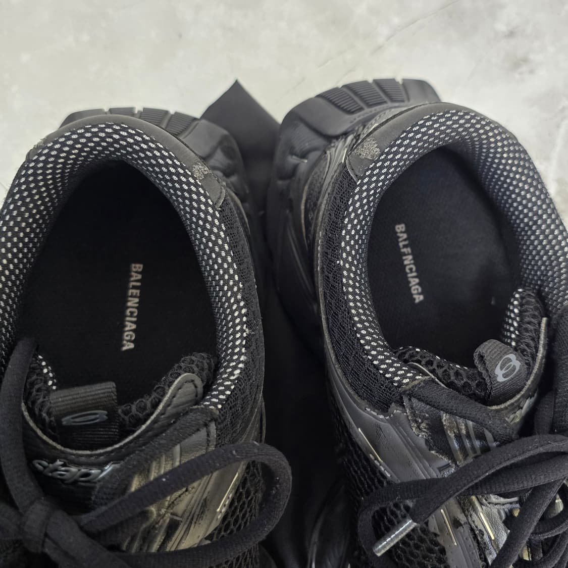 발렌시아가 스테이플러 스니커즈 신발 43사이즈 판매 상품이미지7