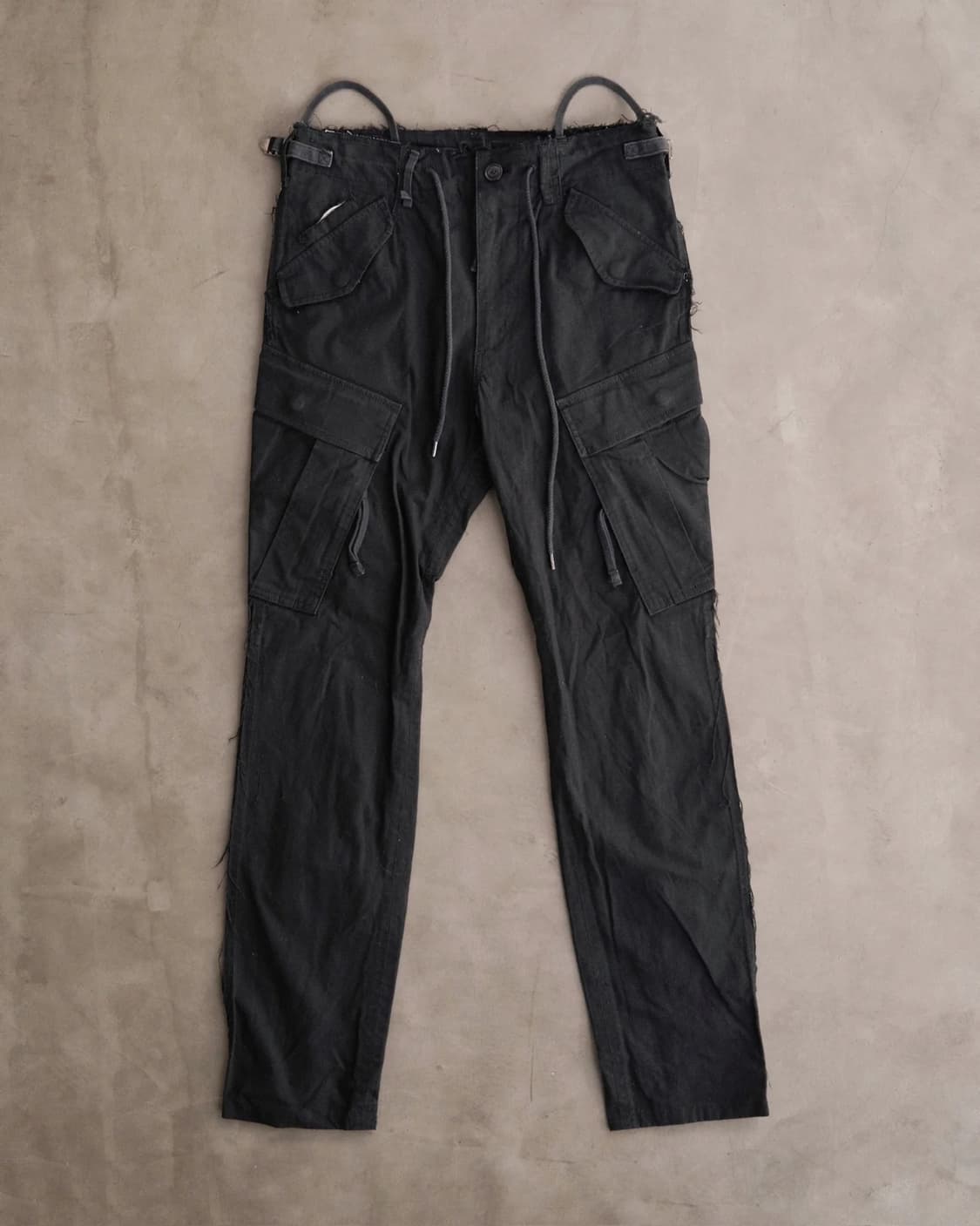 솔로이스트 벤디지 바지 사이즈 32삽니다. (색 상관없음) 상품이미지1