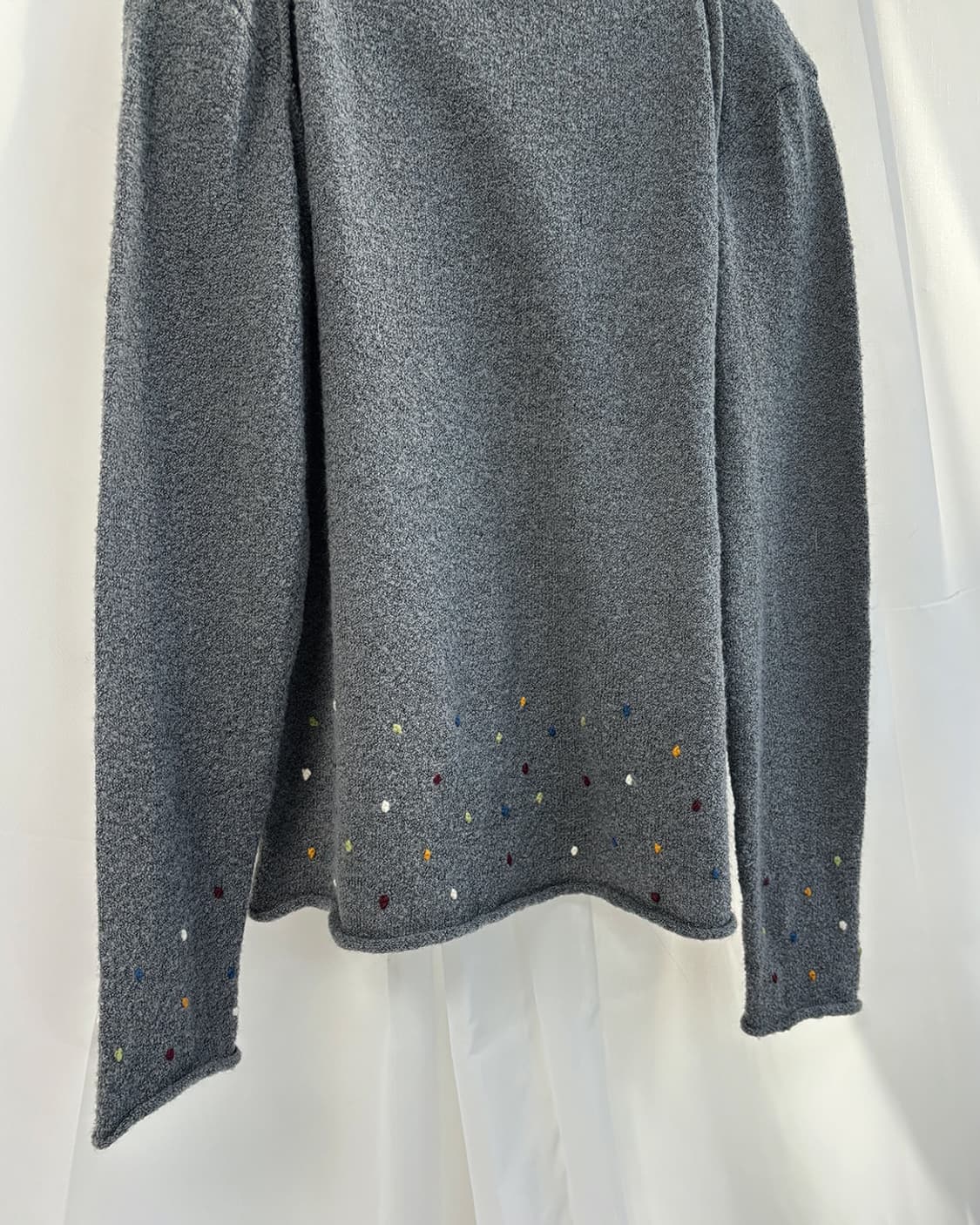 헴 라인 컬러링 도트 자수 보트넥 풀오버 상품이미지5