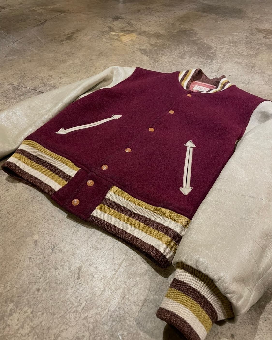 Style eyes 스타일 아이즈 에로우 포켓 바시티 재킷 (B5176) 상품이미지3