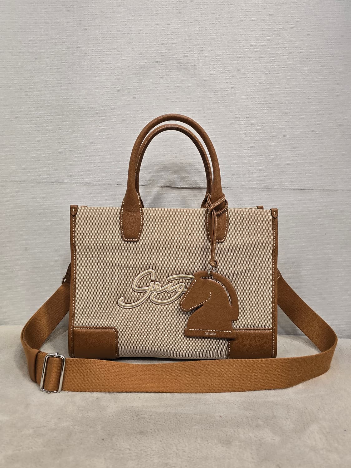 가이거 런던 캔버스 소가죽 토트백 숄더백 크로스백 아이보리 상품이미지1