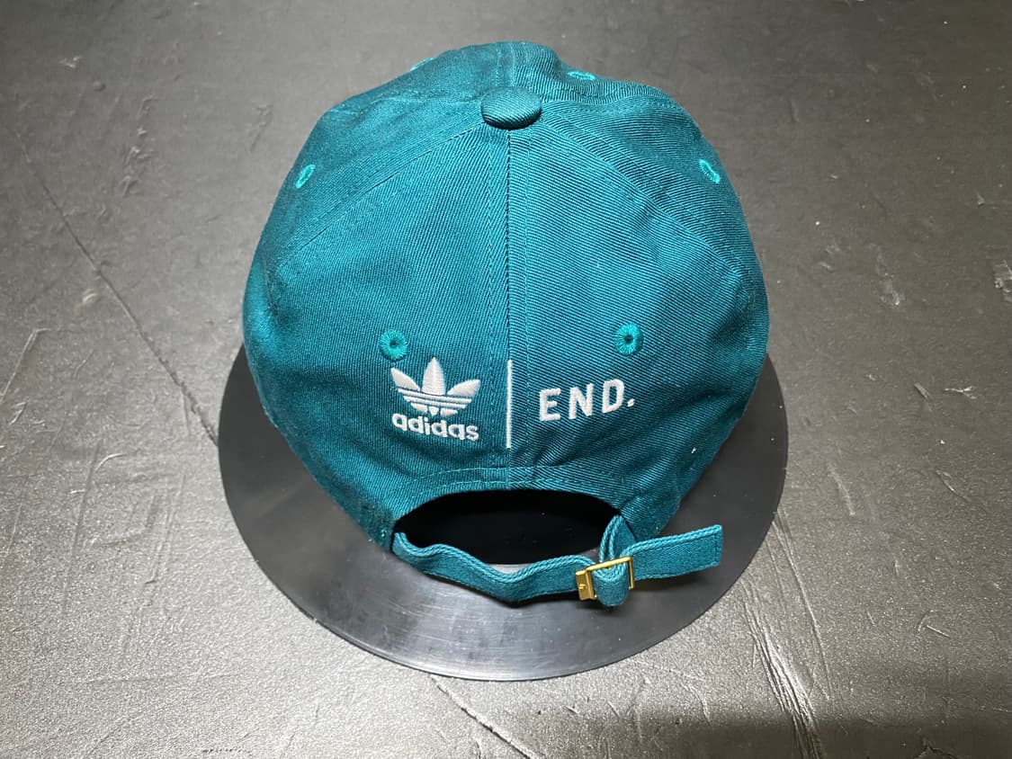Adidas x end 콜라보레이션 볼캡 상품이미지3